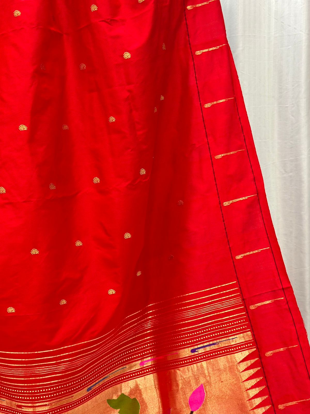 Handwoven Self Muniya Border Paithani Saree
