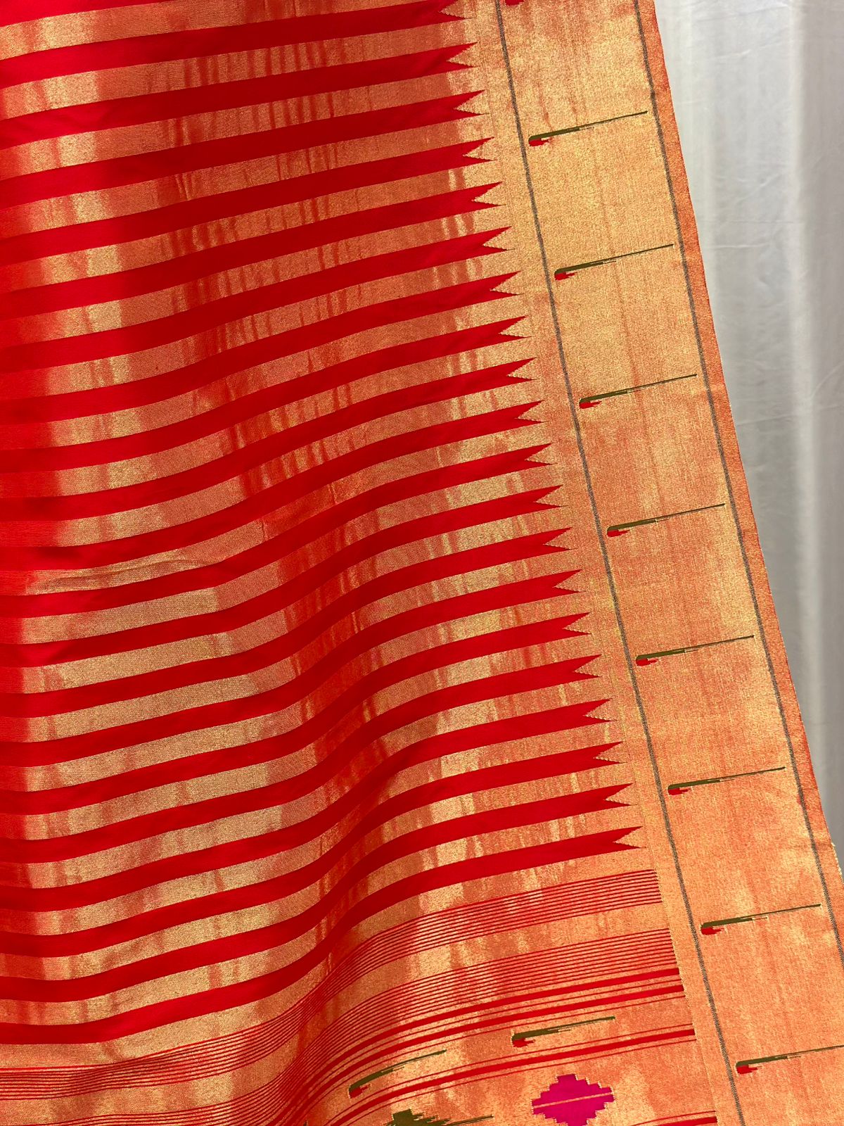 Handwoven Muniya Border Paithani Saree