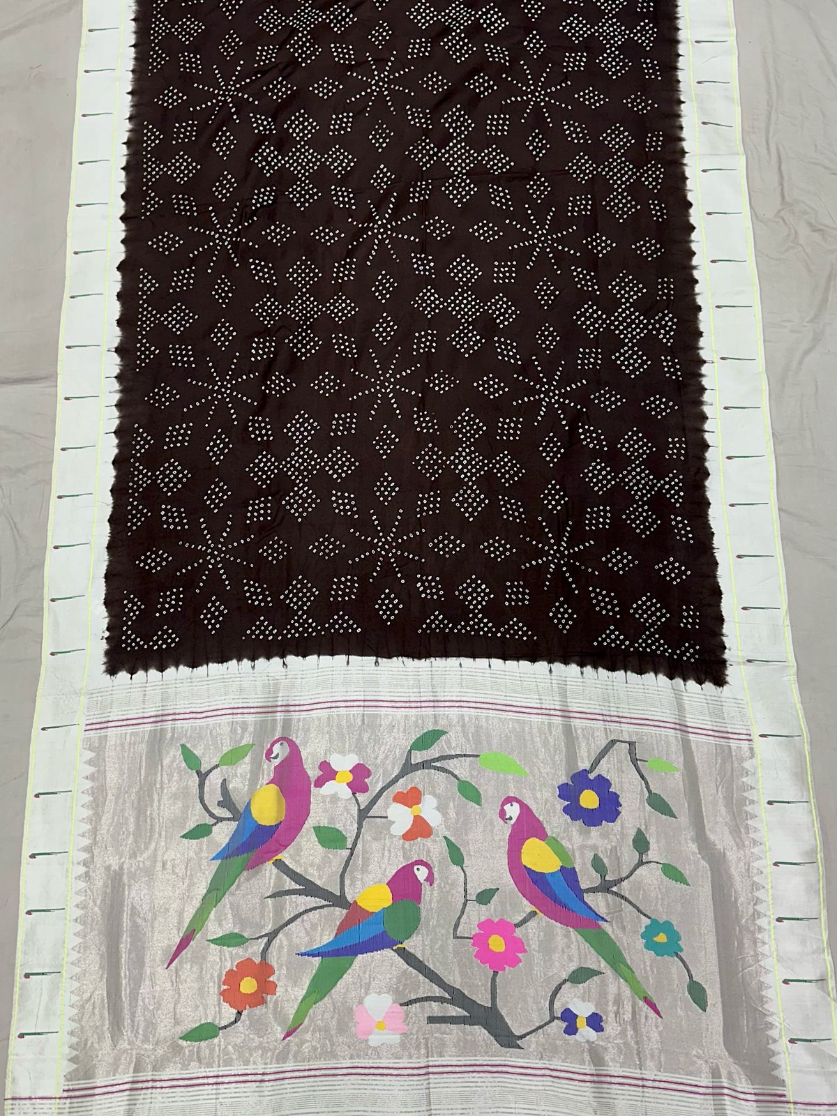 Muniya Bandhani Paithani Saree