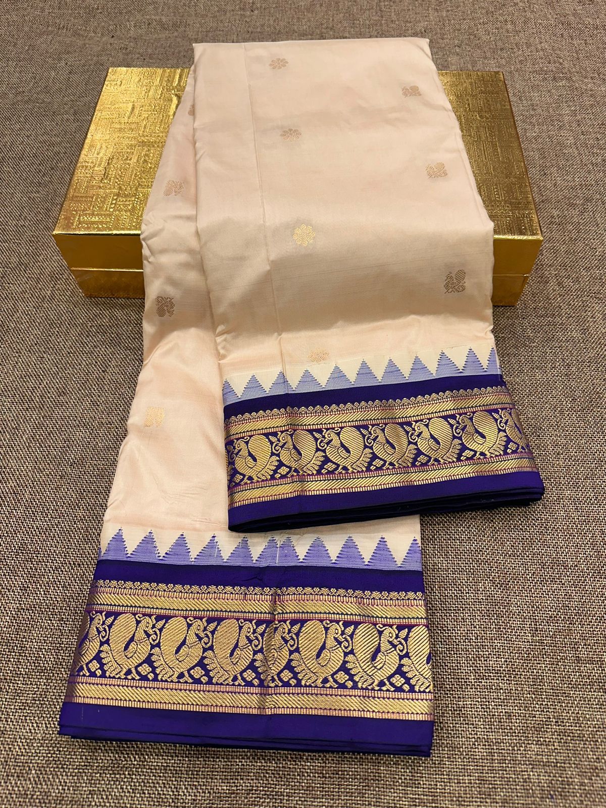 Gadwal Saree