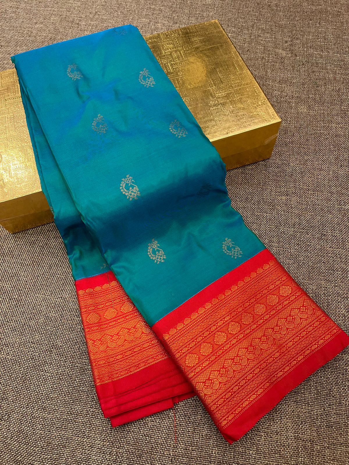 Nath paithani saree