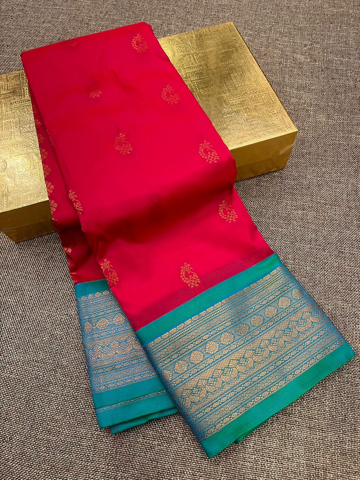 Nath paithani saree