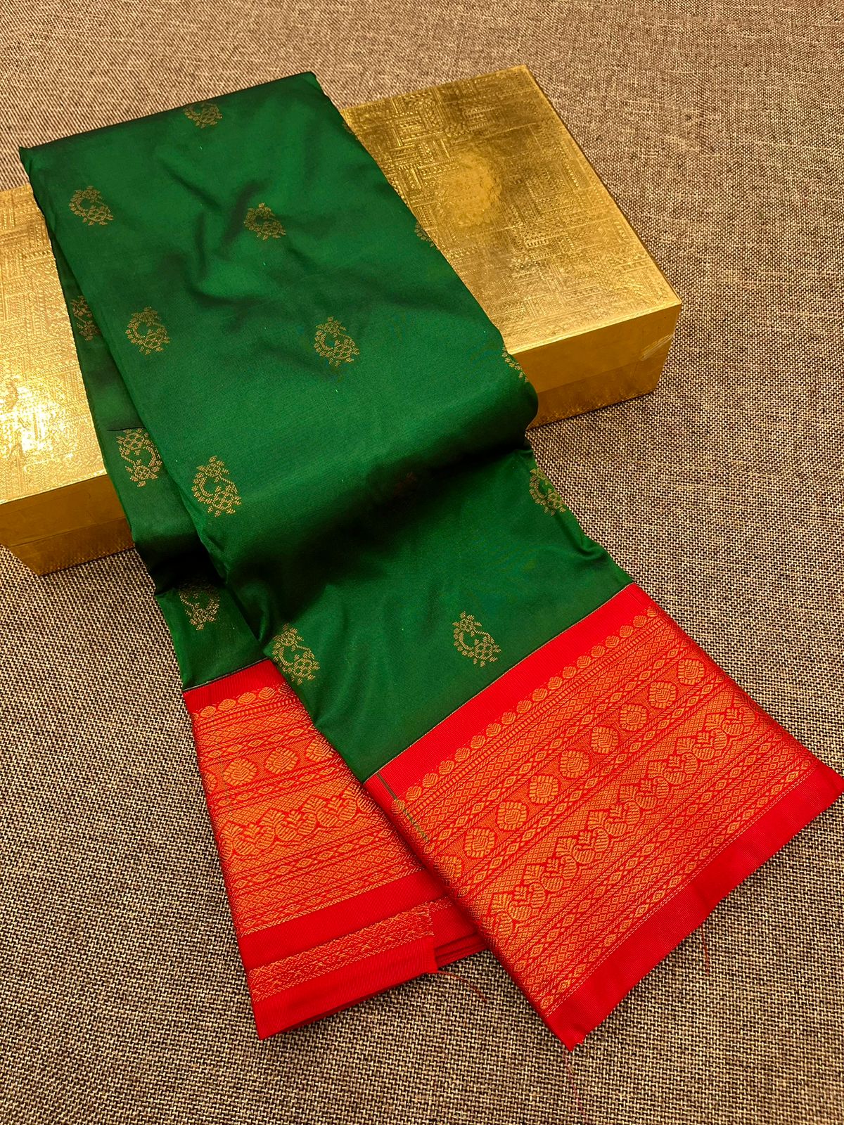 Nath paithani saree