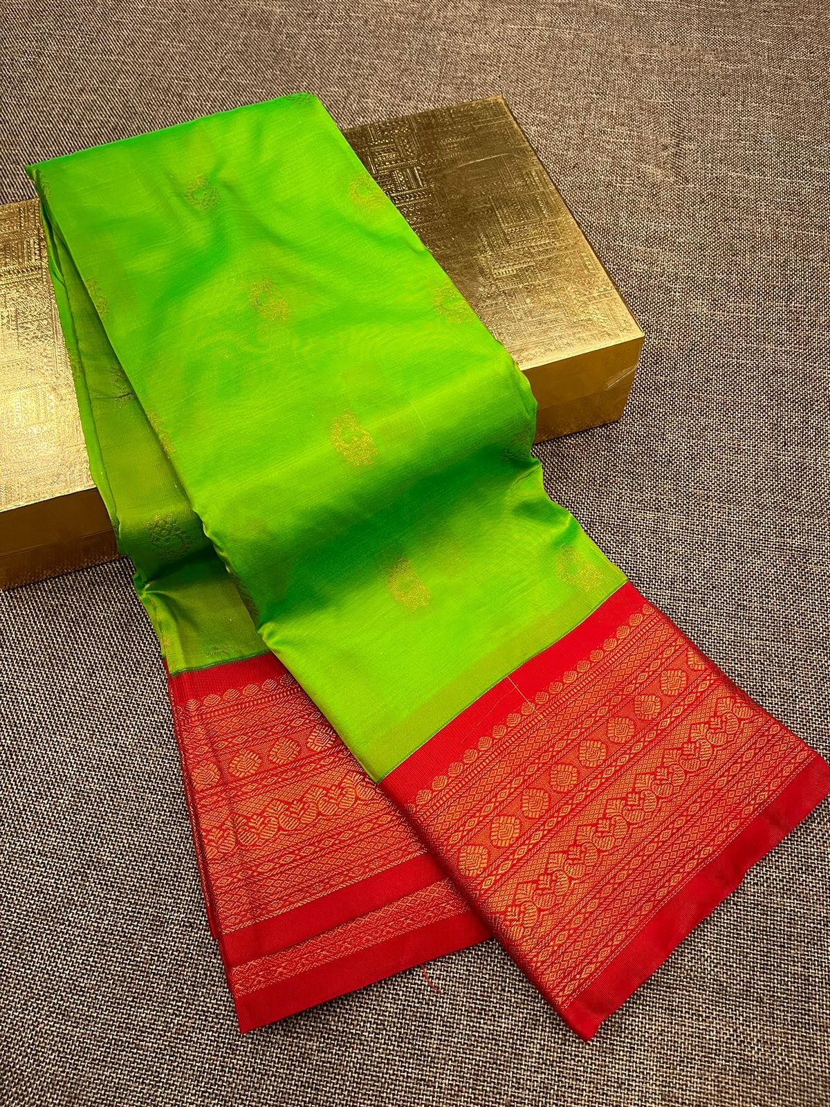 Nath paithani saree