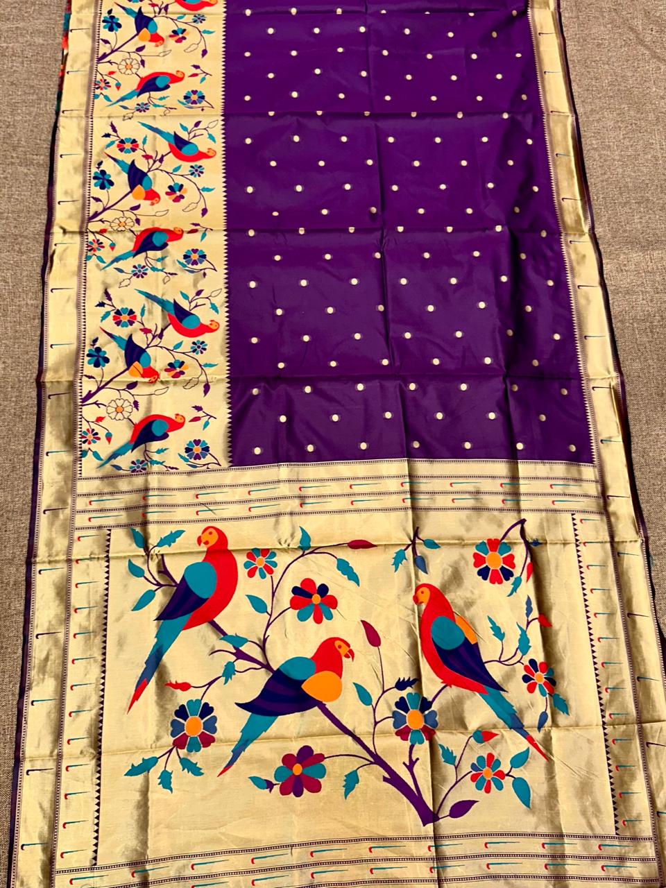 Big border paithani