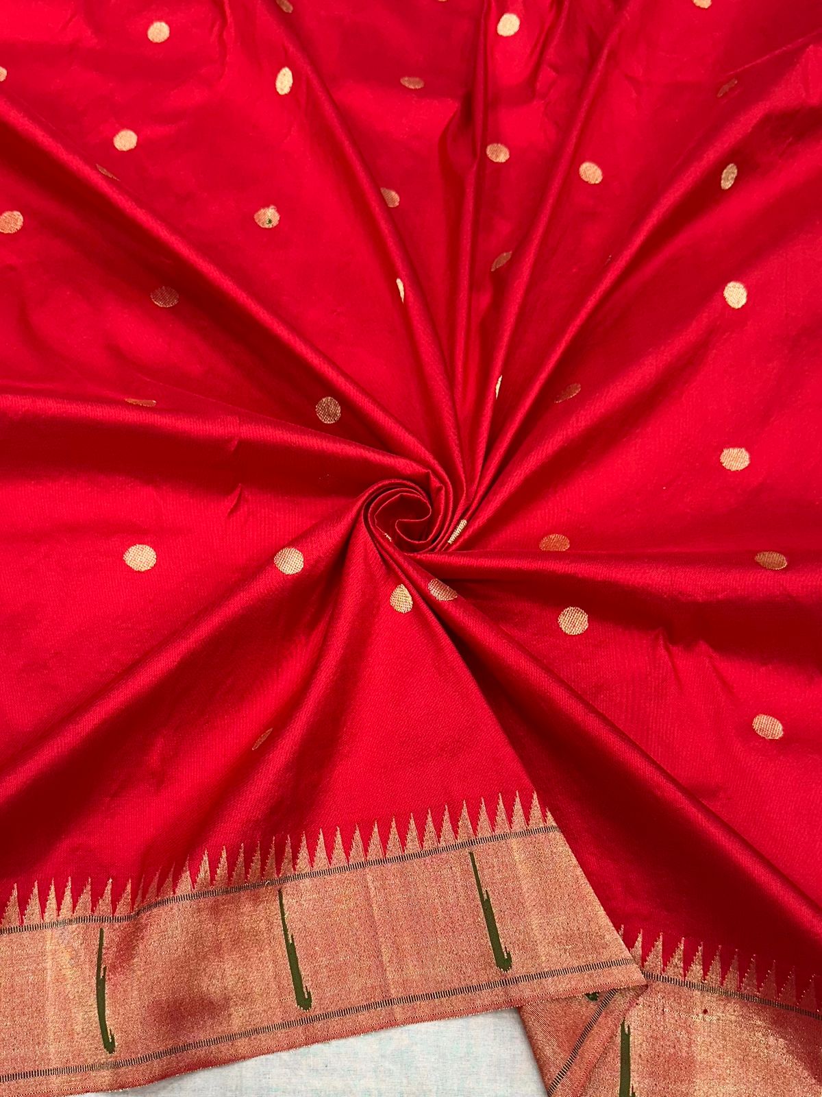Hand Woven Pure Silk Muniya Border Paithani Saree