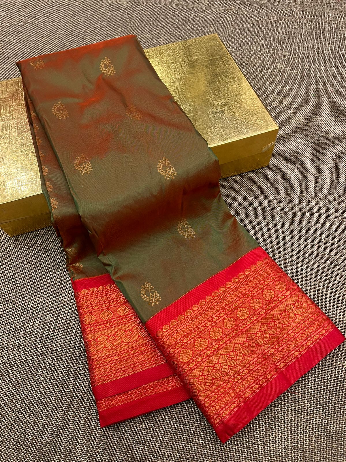 Nath paithani saree