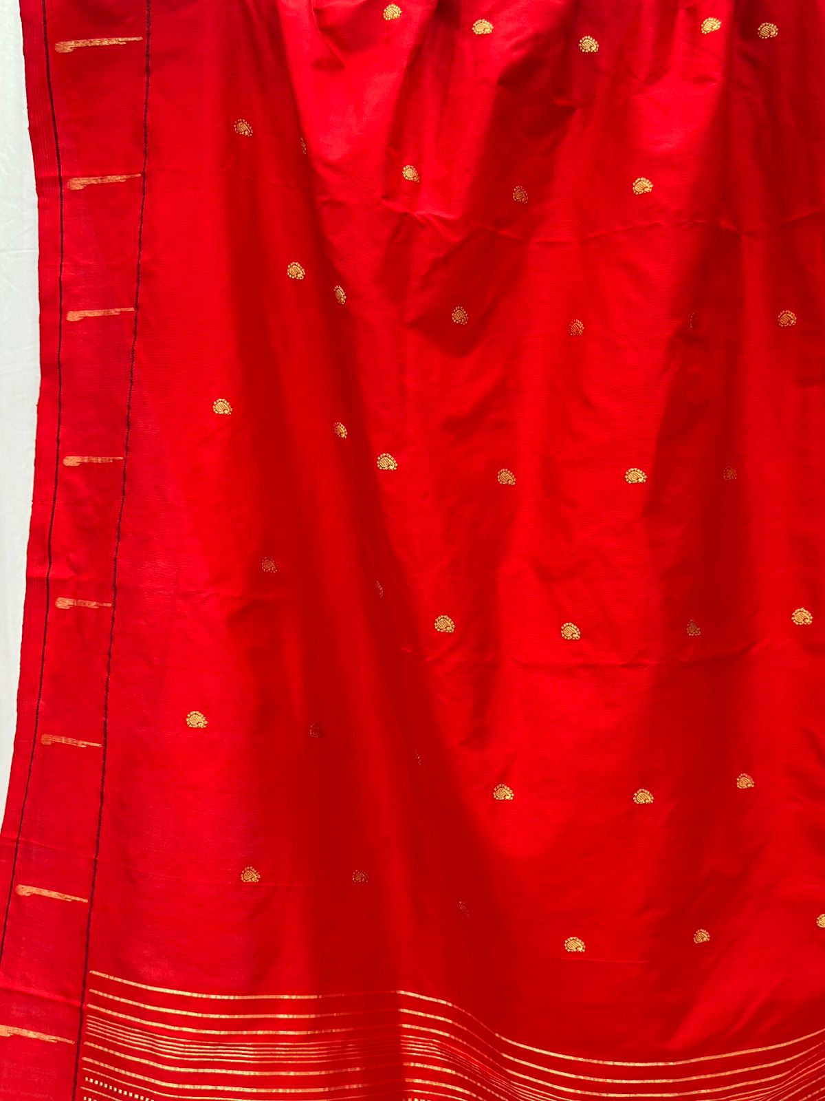 Handwoven Self Muniya Border Paithani Saree