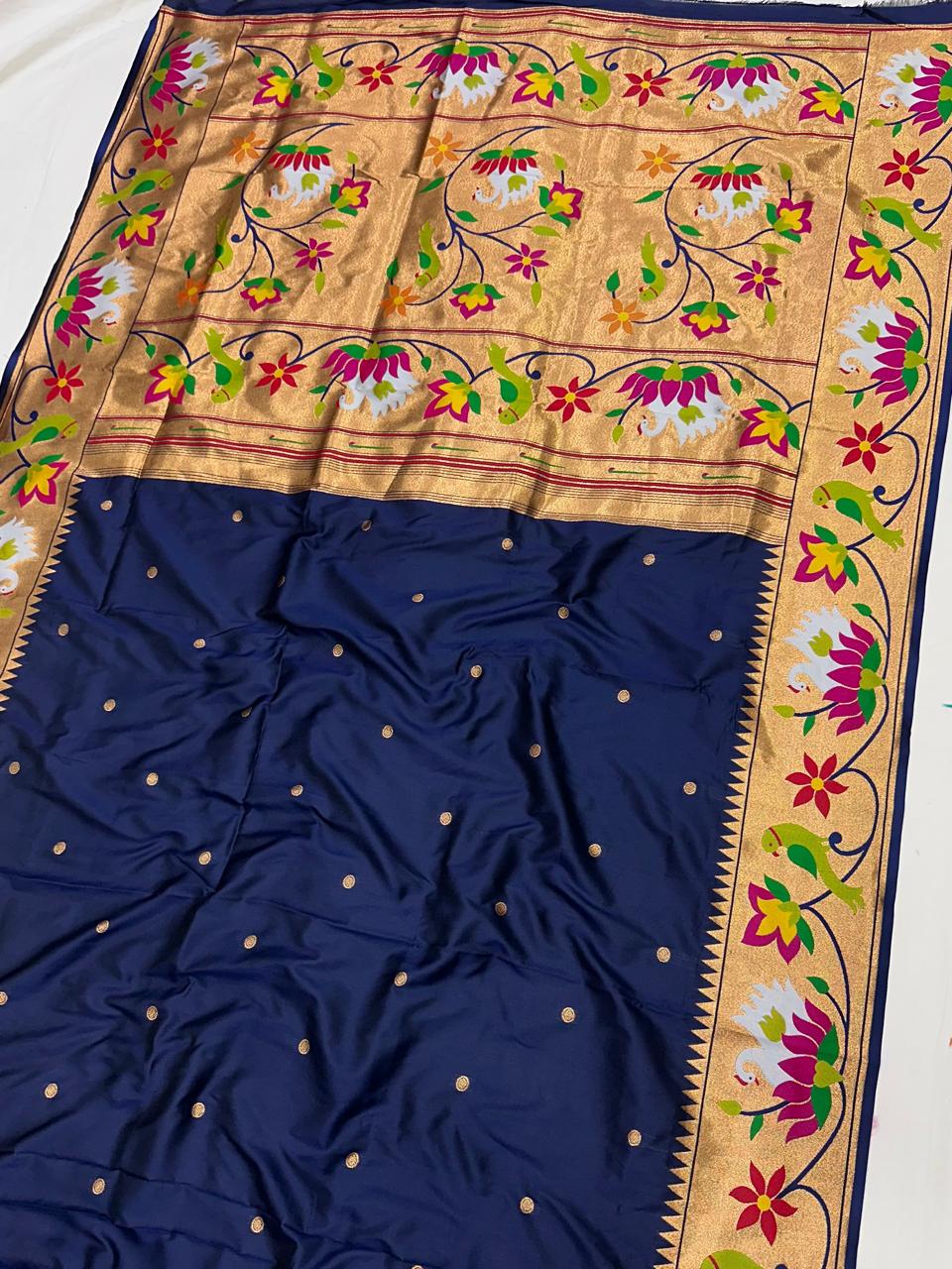 Rajhauns Paithani Saree