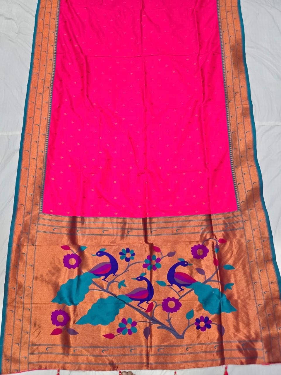 Triple Muniya paithani