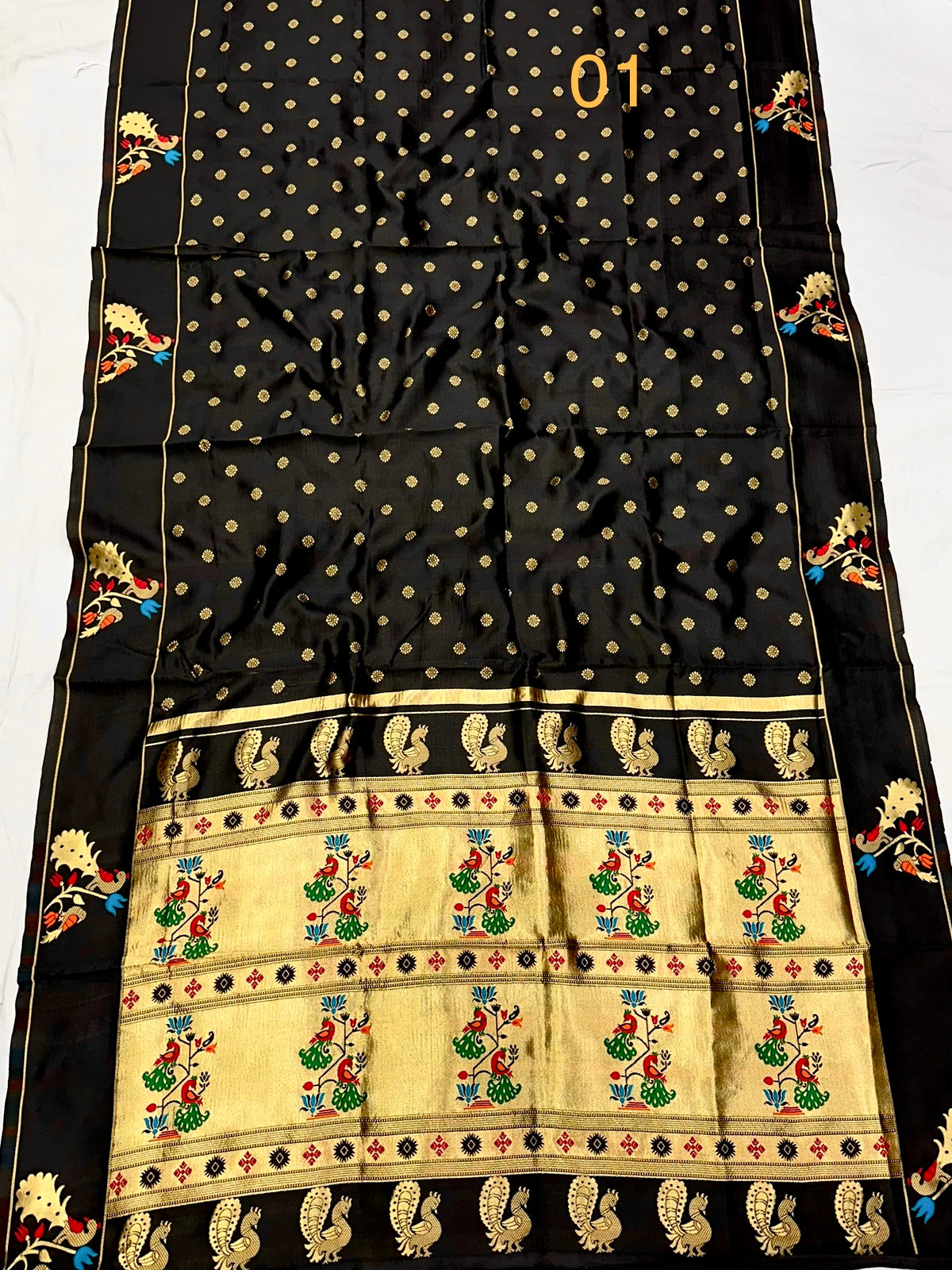Avni paithani saree