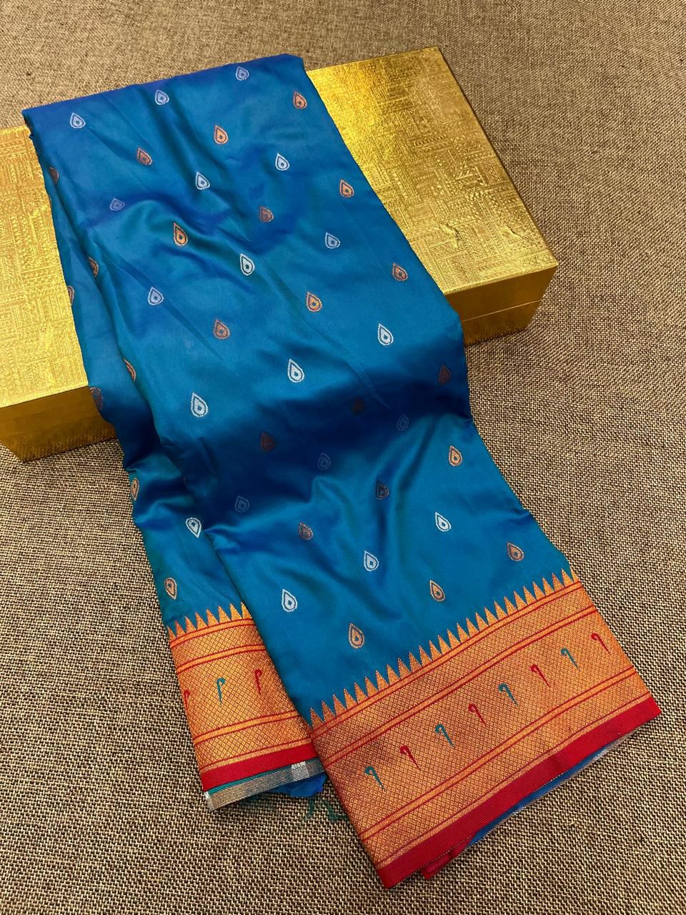 Muniya Border Paithani