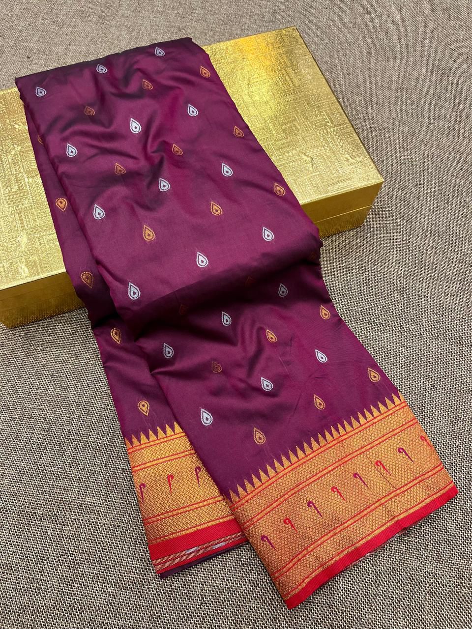 Muniya Border Paithani
