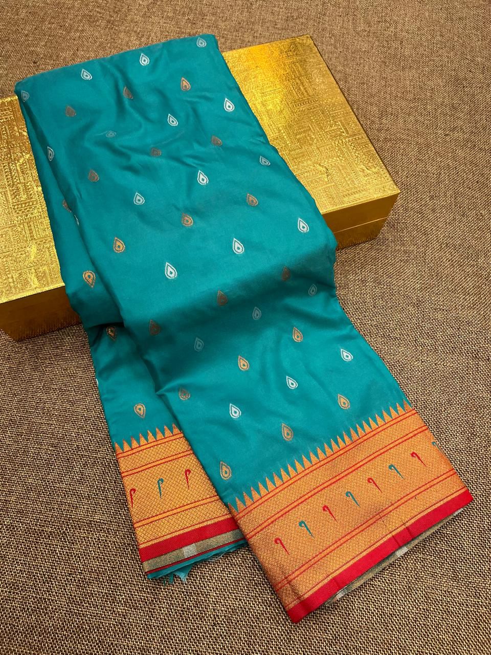 Muniya Border Paithani