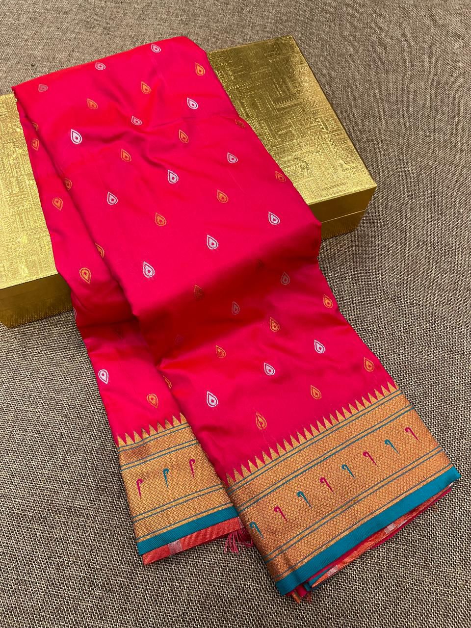 Muniya Border Paithani