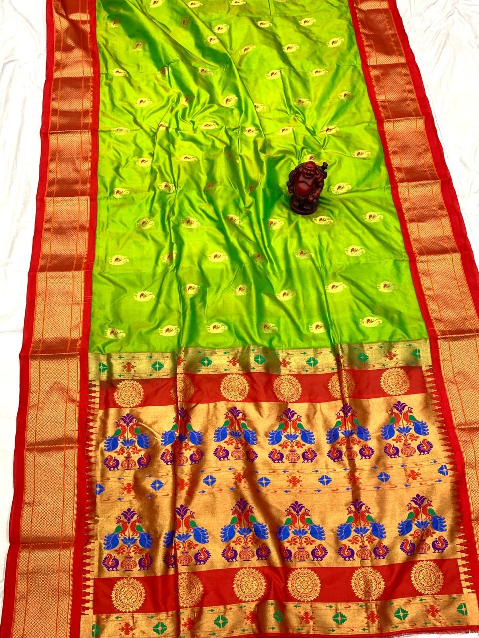 Mina Kadiyal Border Paithani Saree