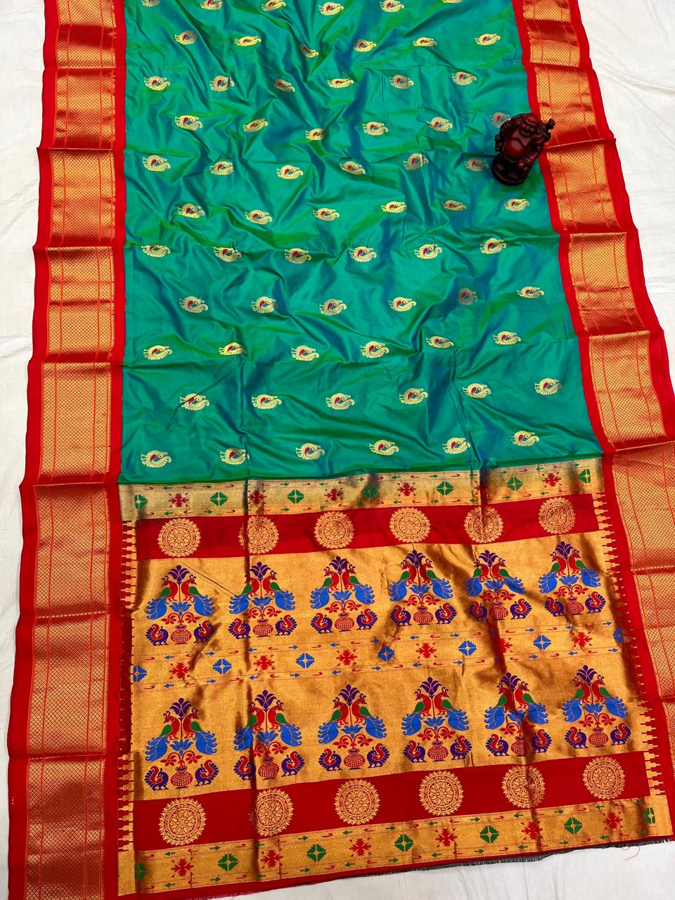 Mina Kadiyal Border Paithani Saree