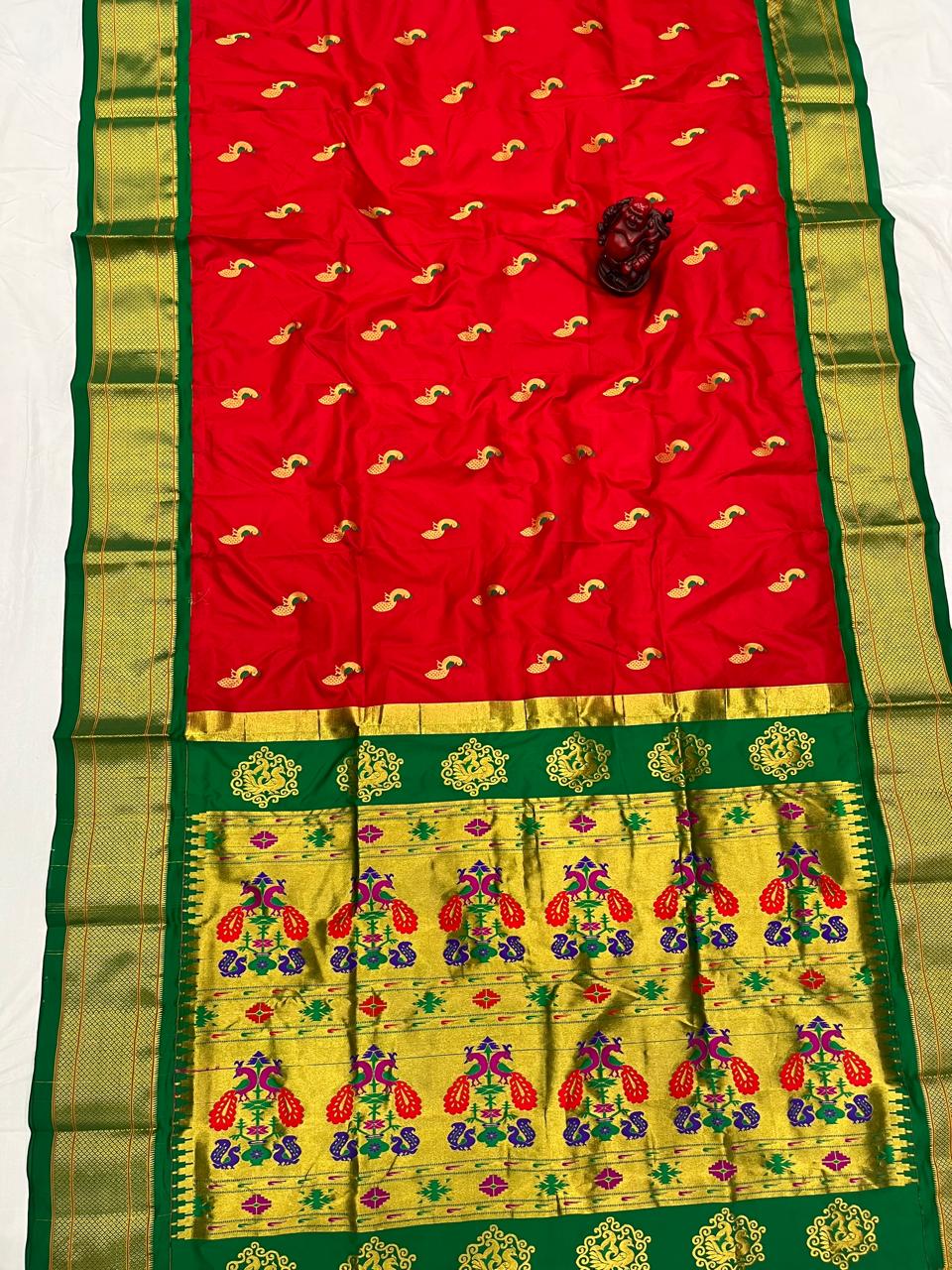 Mina Kadiyal Border Paithani Saree