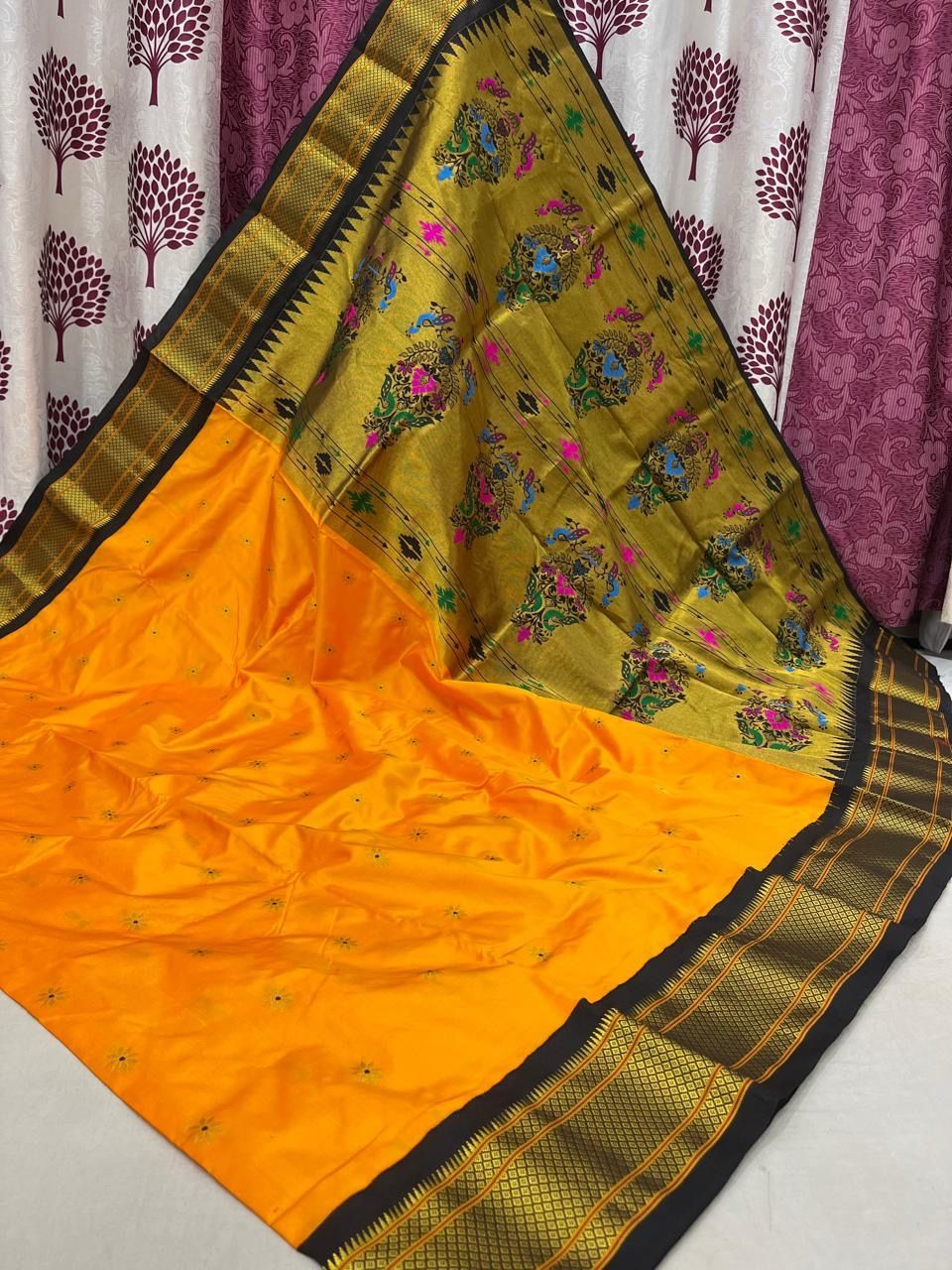Kadiyal Border Paithani Saree