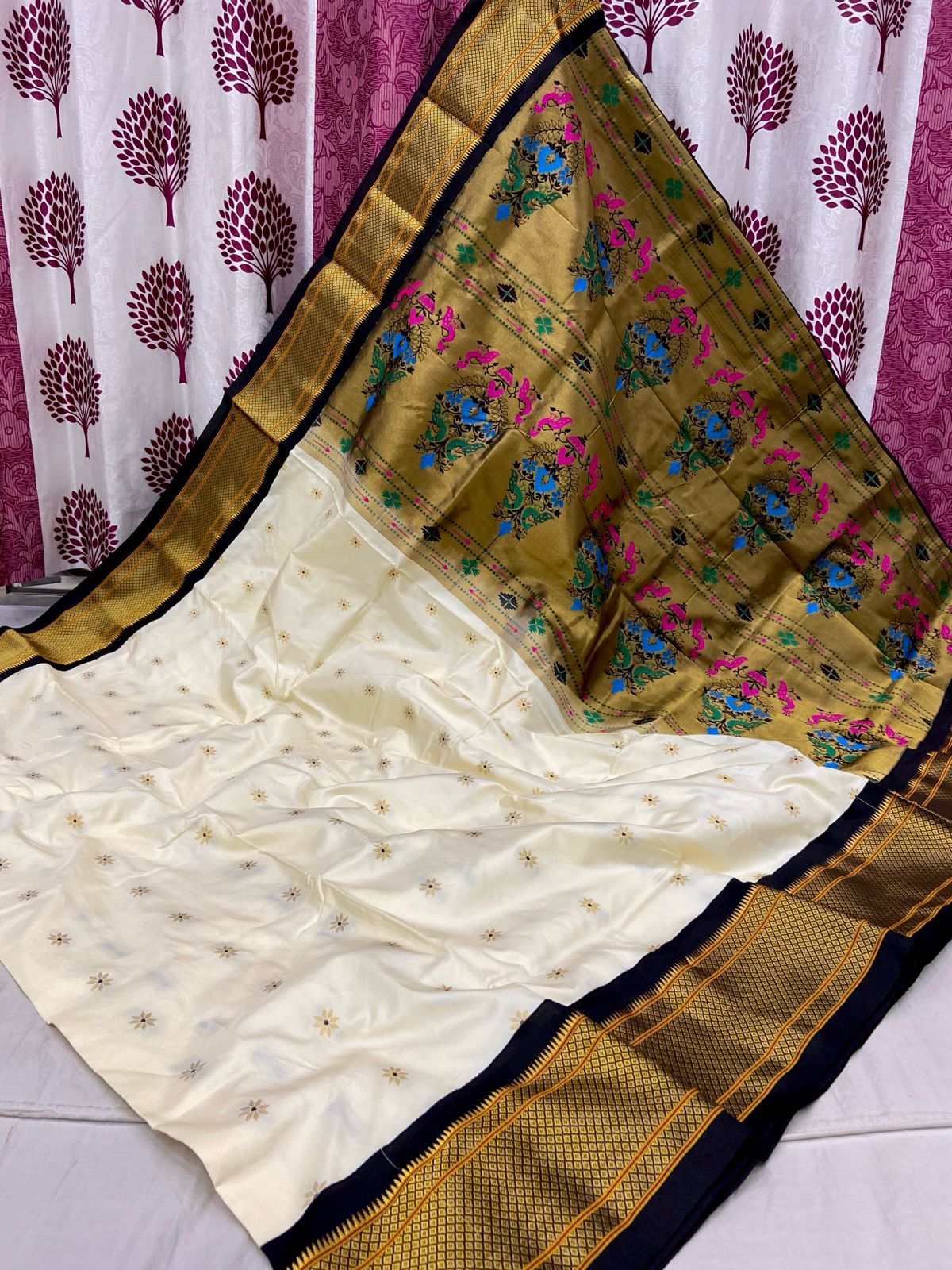 Kadiyal Border Paithani Saree