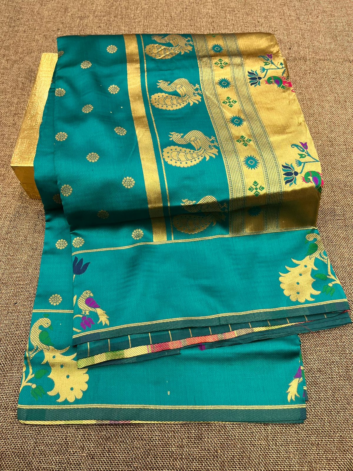Avni Paithani