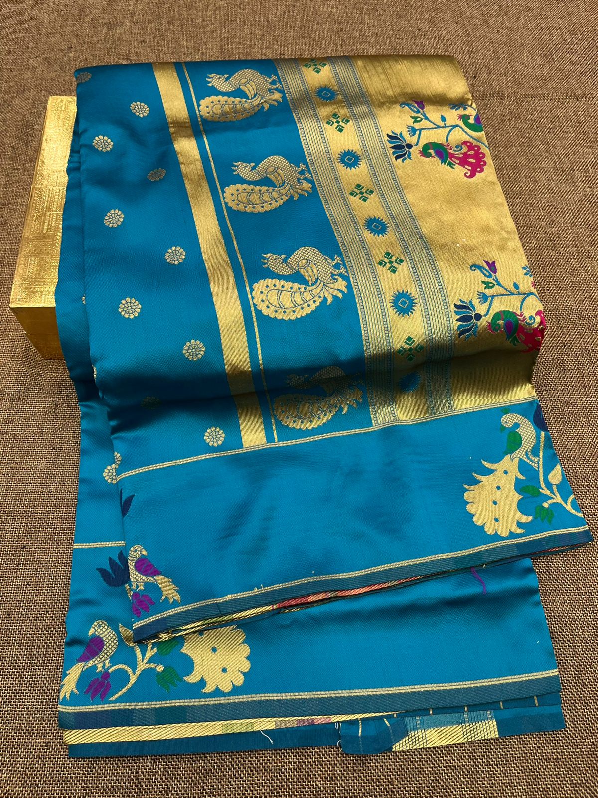 Avni Paithani