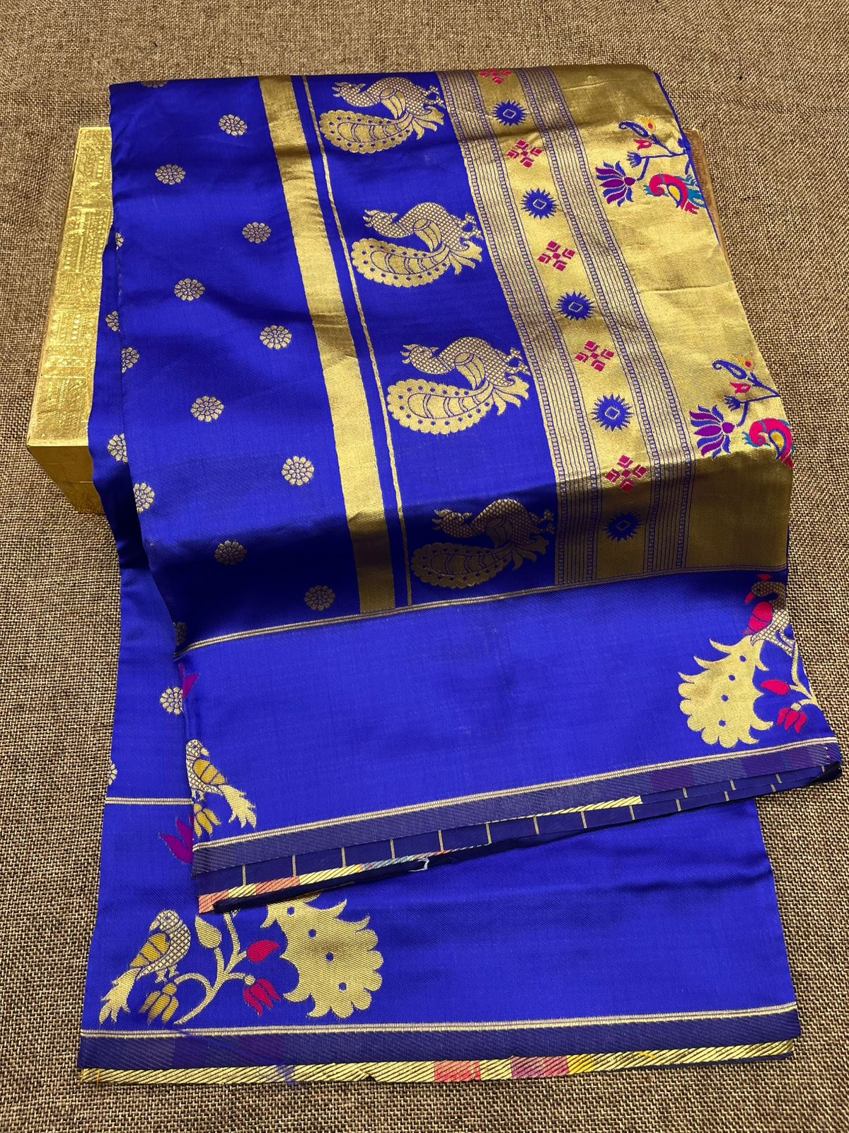 Avni Paithani