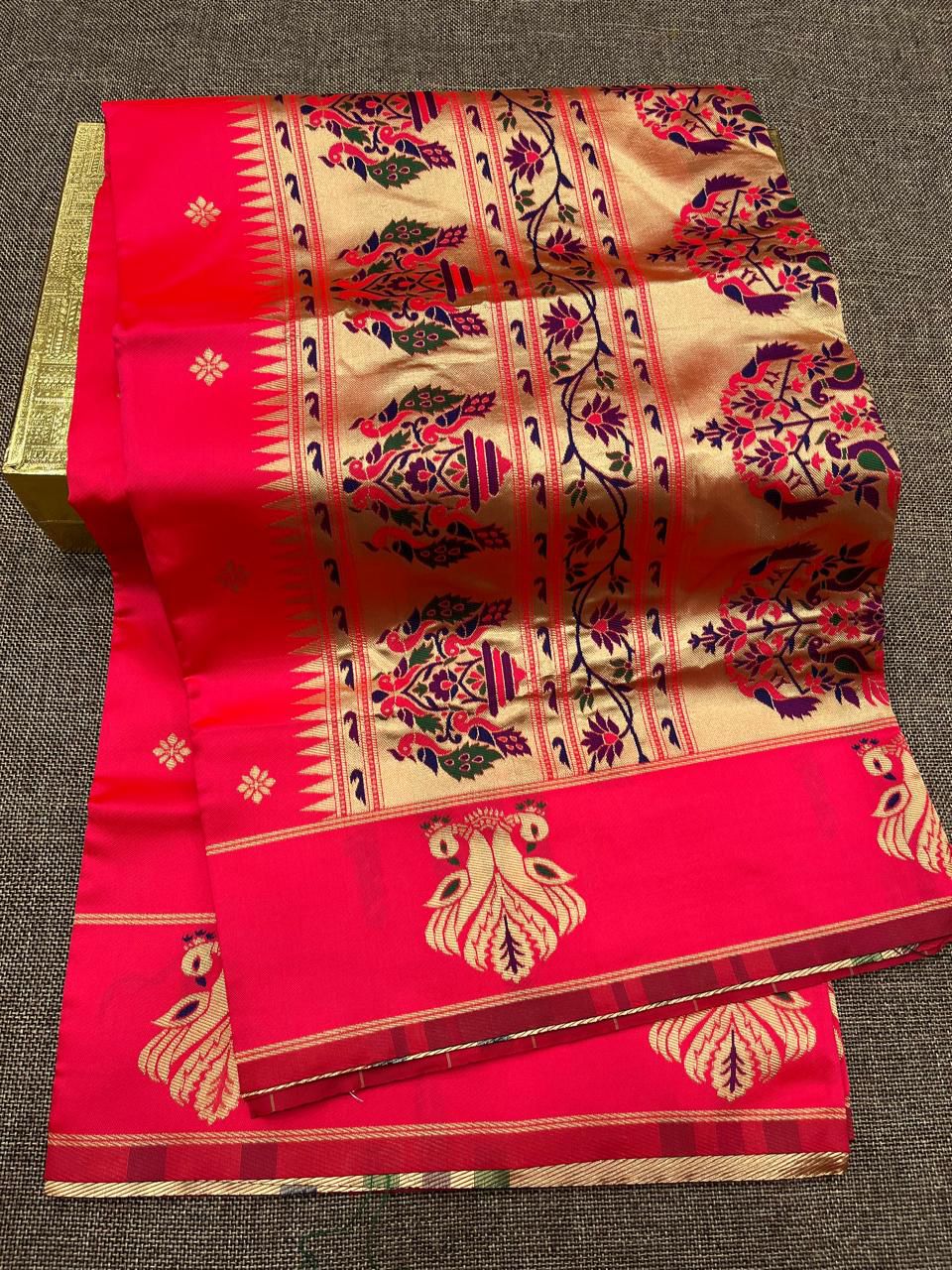 Avni Paithani