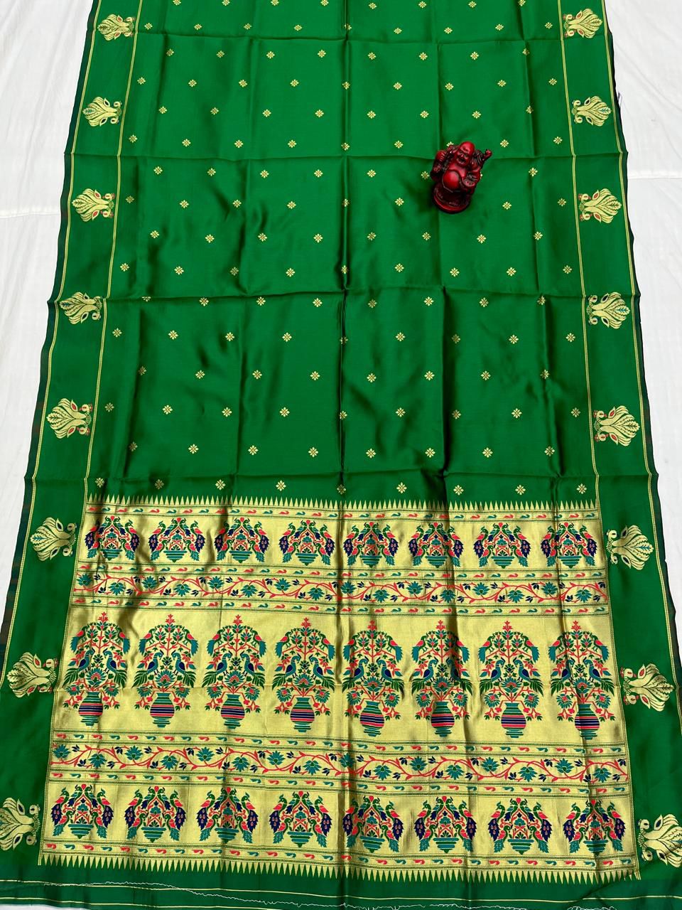 Avni Paithani