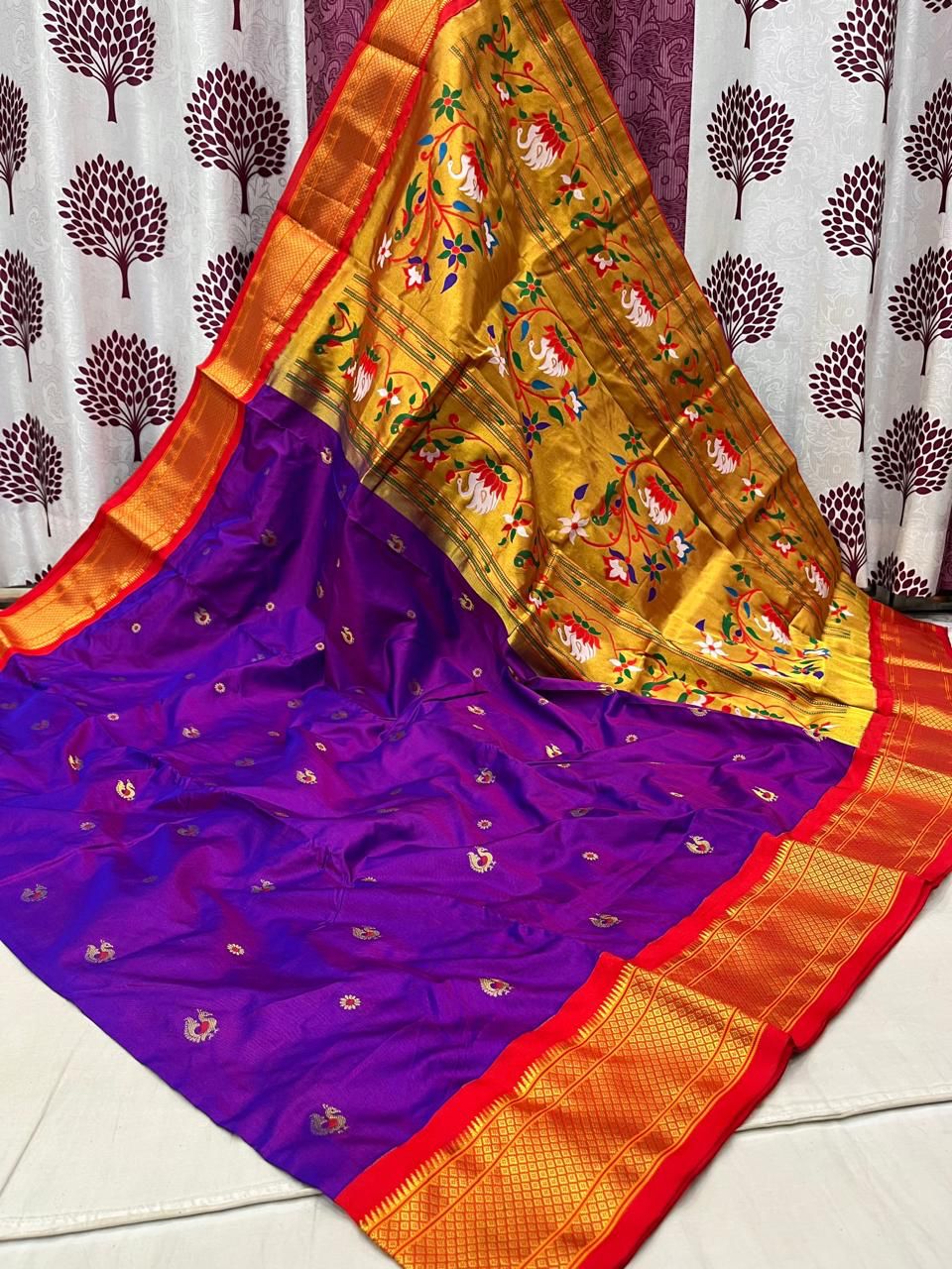 Rajhauns Kadiyal Border Paithani Saree