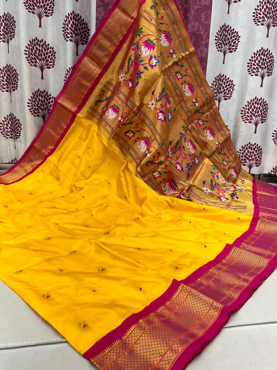 Rajhauns Kadiyal Border Paithani Saree