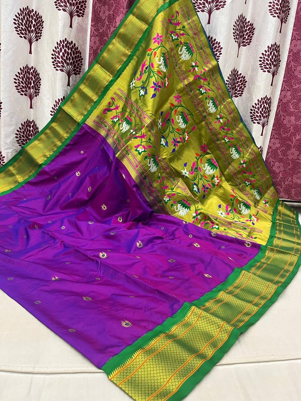 Rajhauns Kadiyal Border Paithani Saree