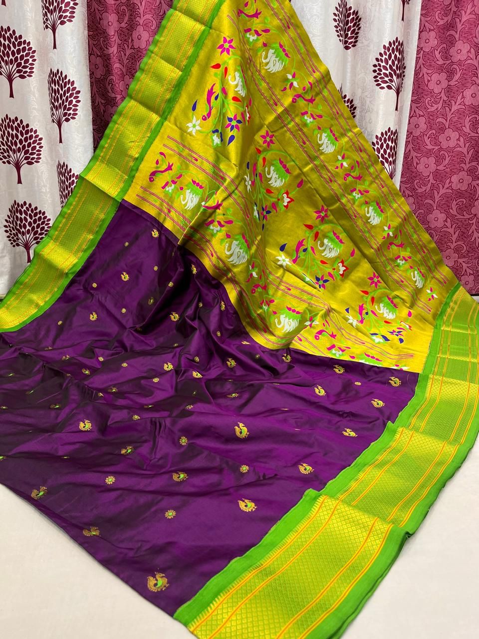 Rajhauns Kadiyal Border Paithani Saree