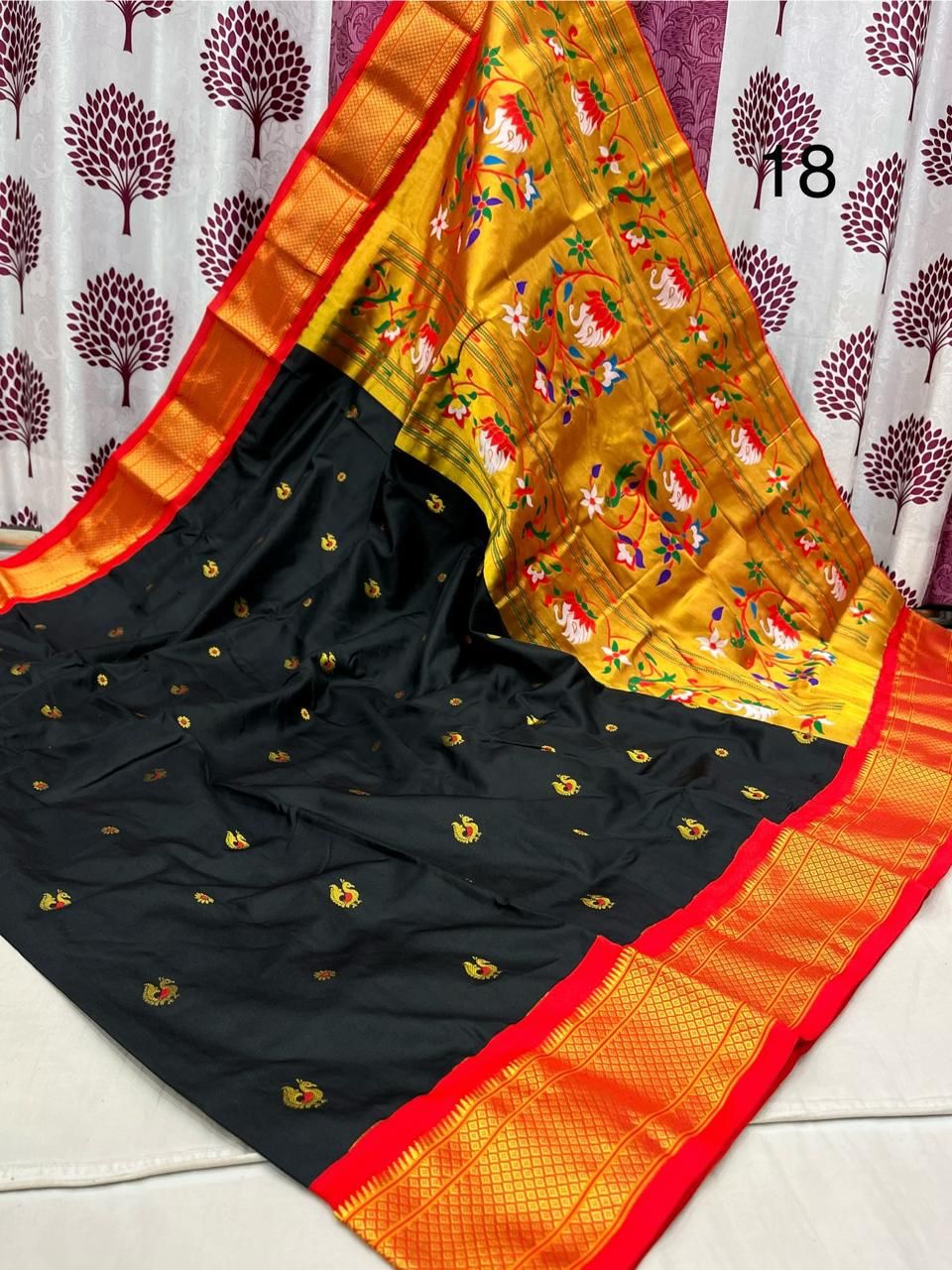 Rajhauns Kadiyal Border Paithani Saree