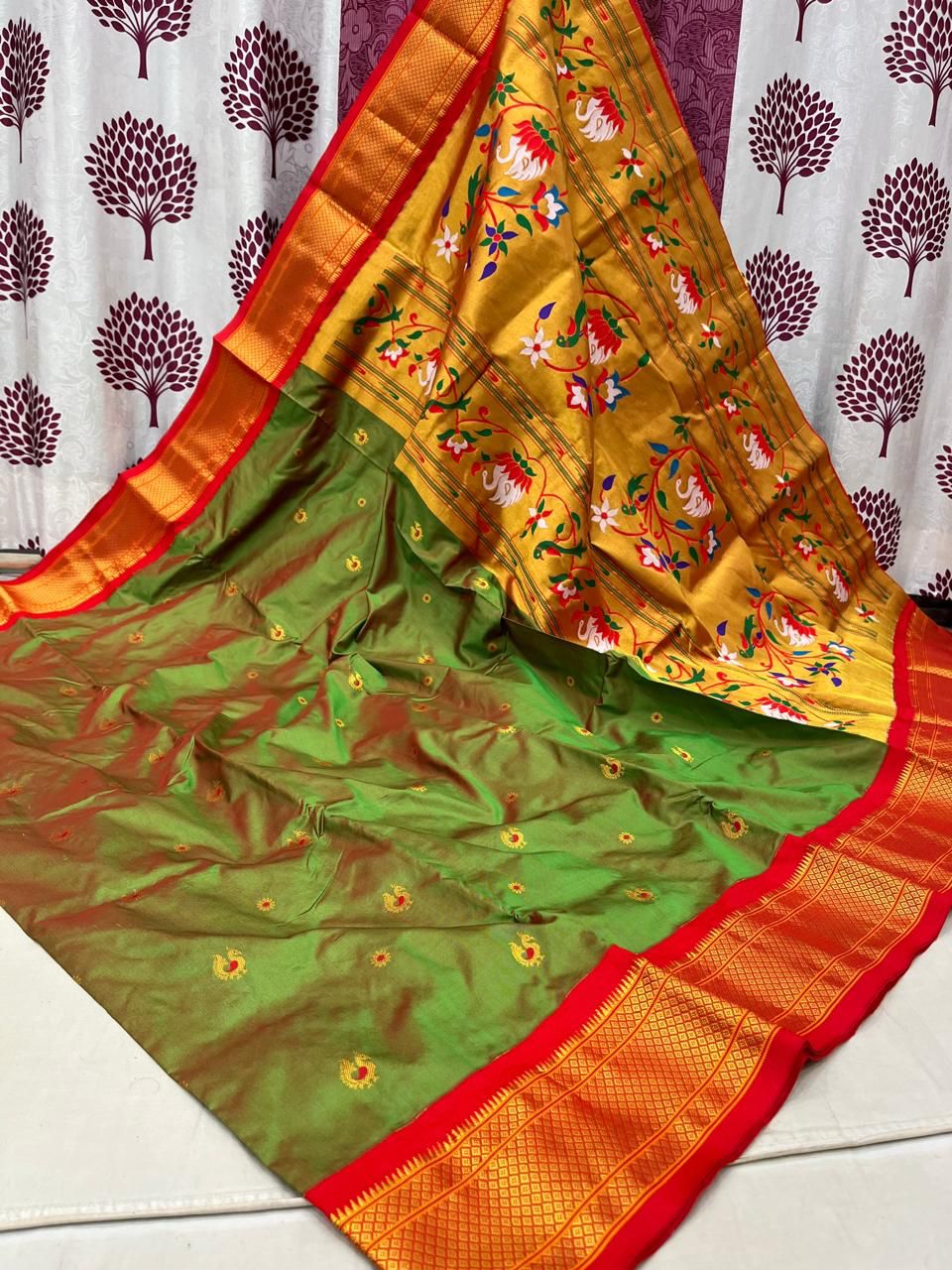 Rajhauns Kadiyal Border Paithani Saree