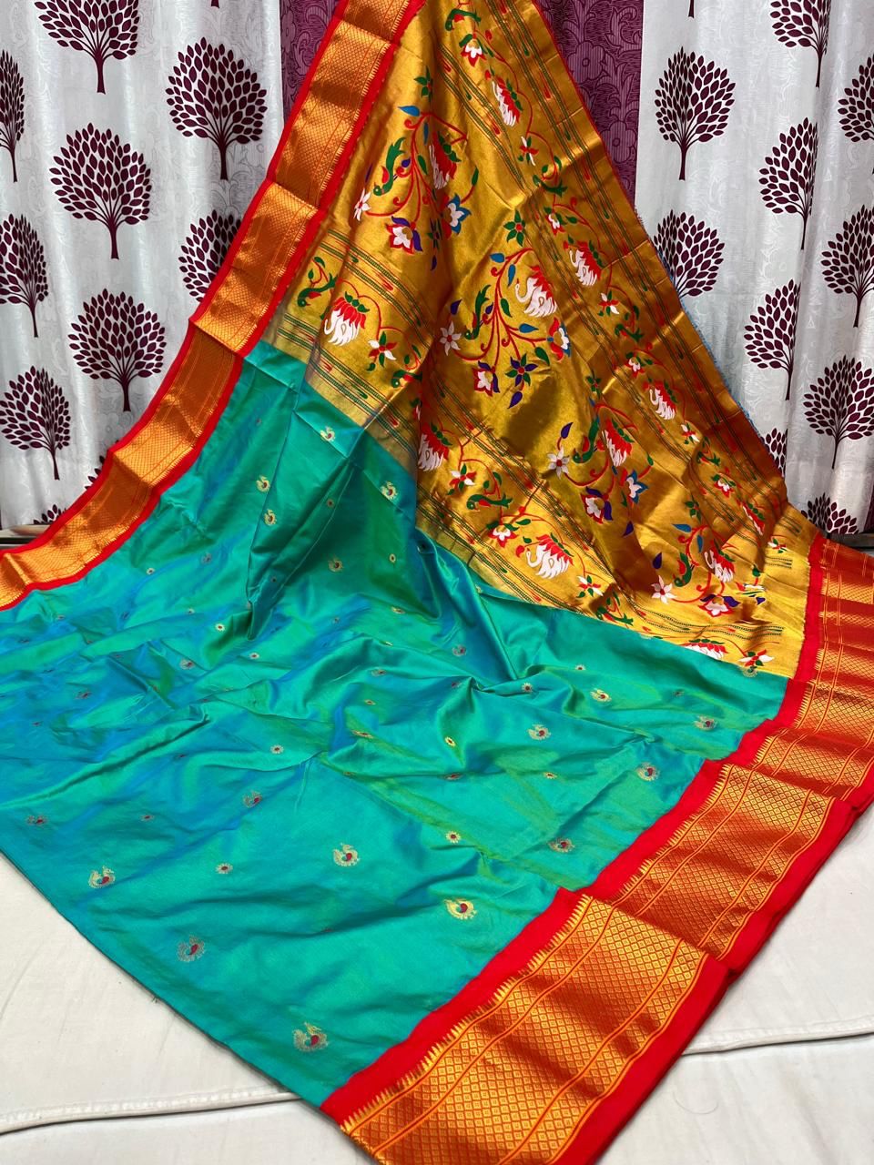 Rajhauns Kadiyal Border Paithani Saree