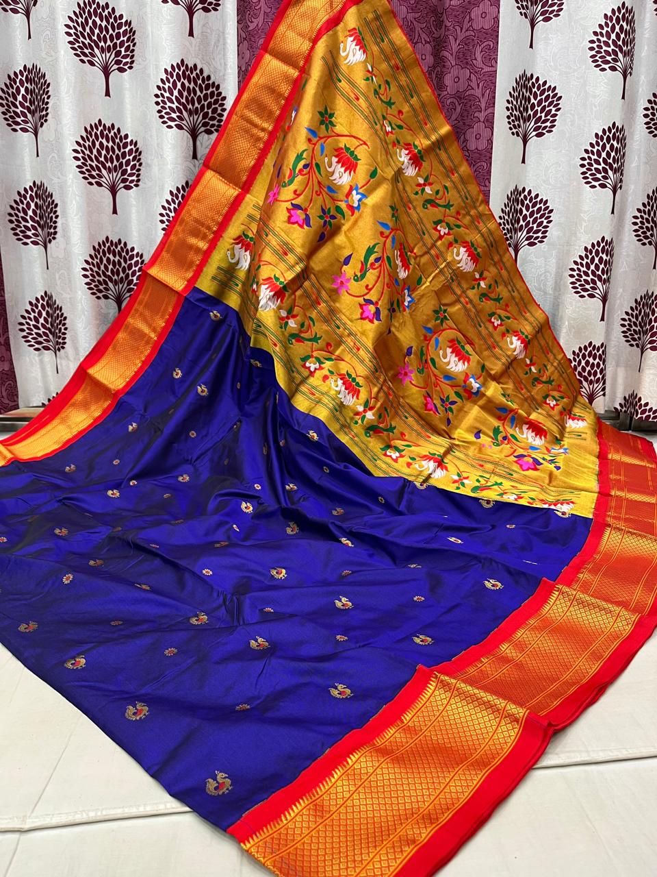 Rajhauns Kadiyal Border Paithani Saree