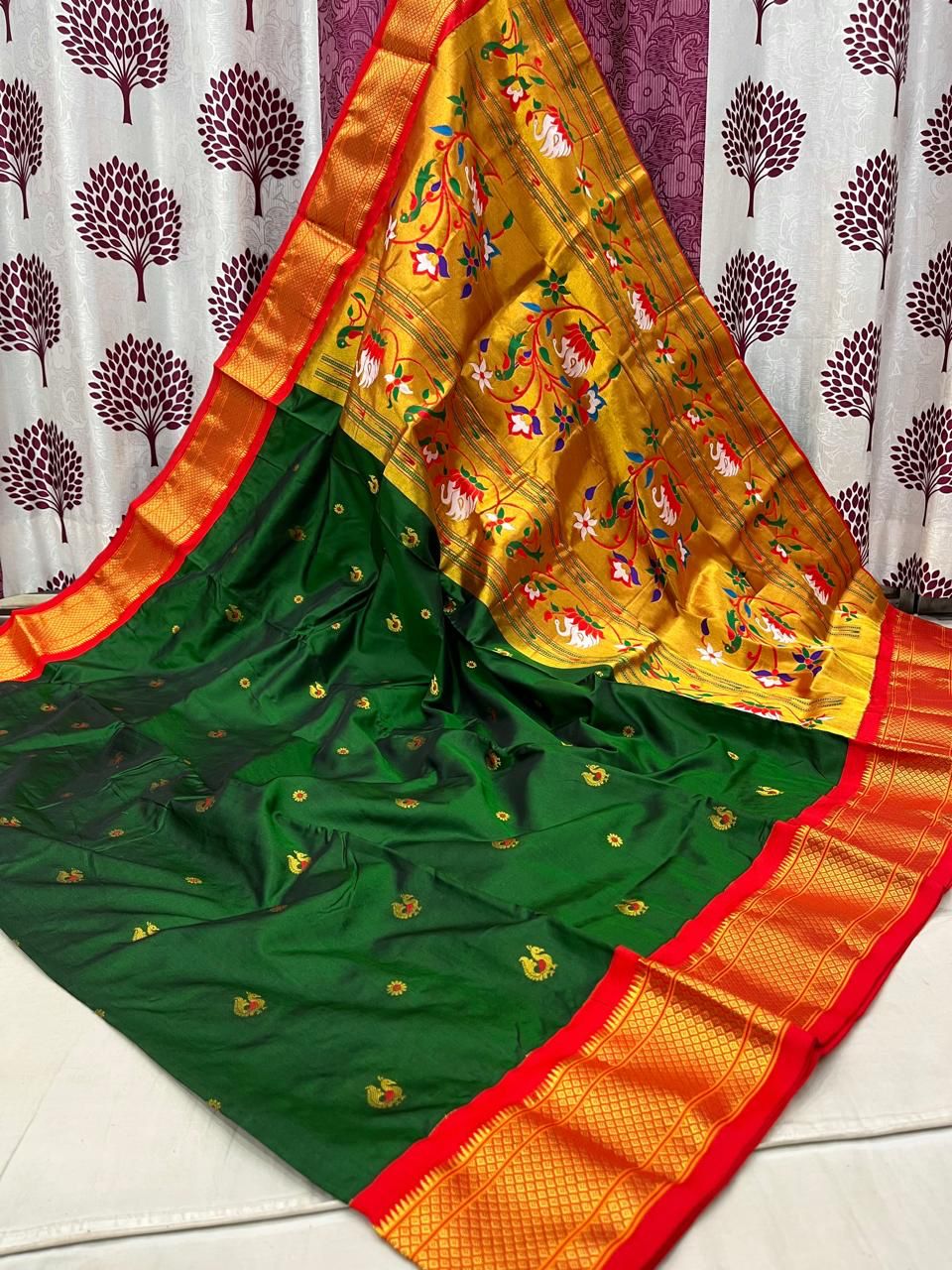 Rajhauns Kadiyal Border Paithani Saree