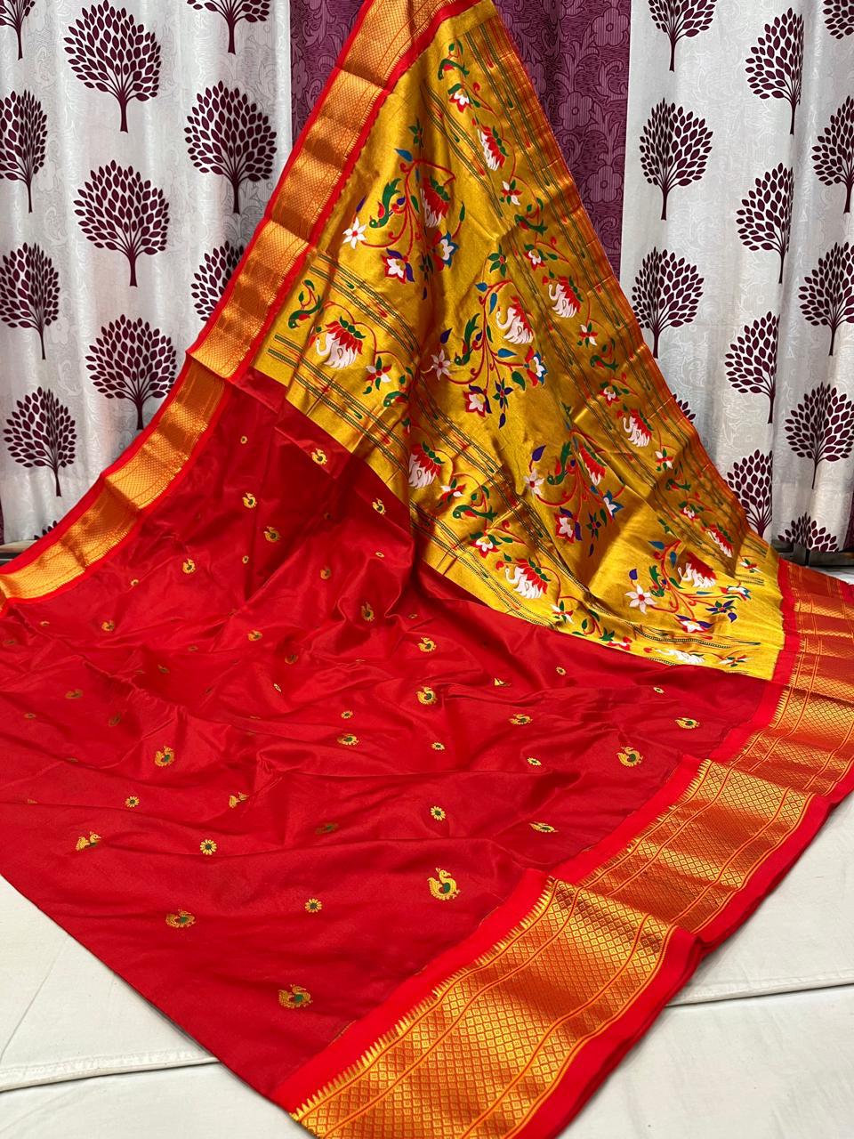 Rajhauns Kadiyal Border Paithani Saree