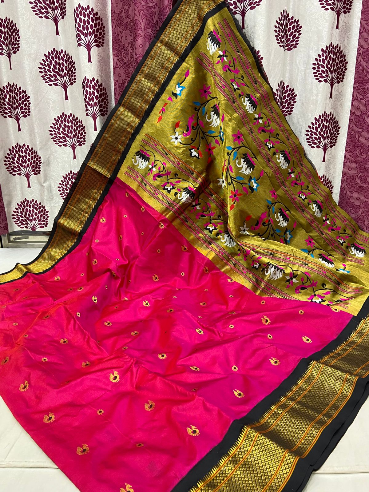 Rajhauns Kadiyal Border Paithani Saree