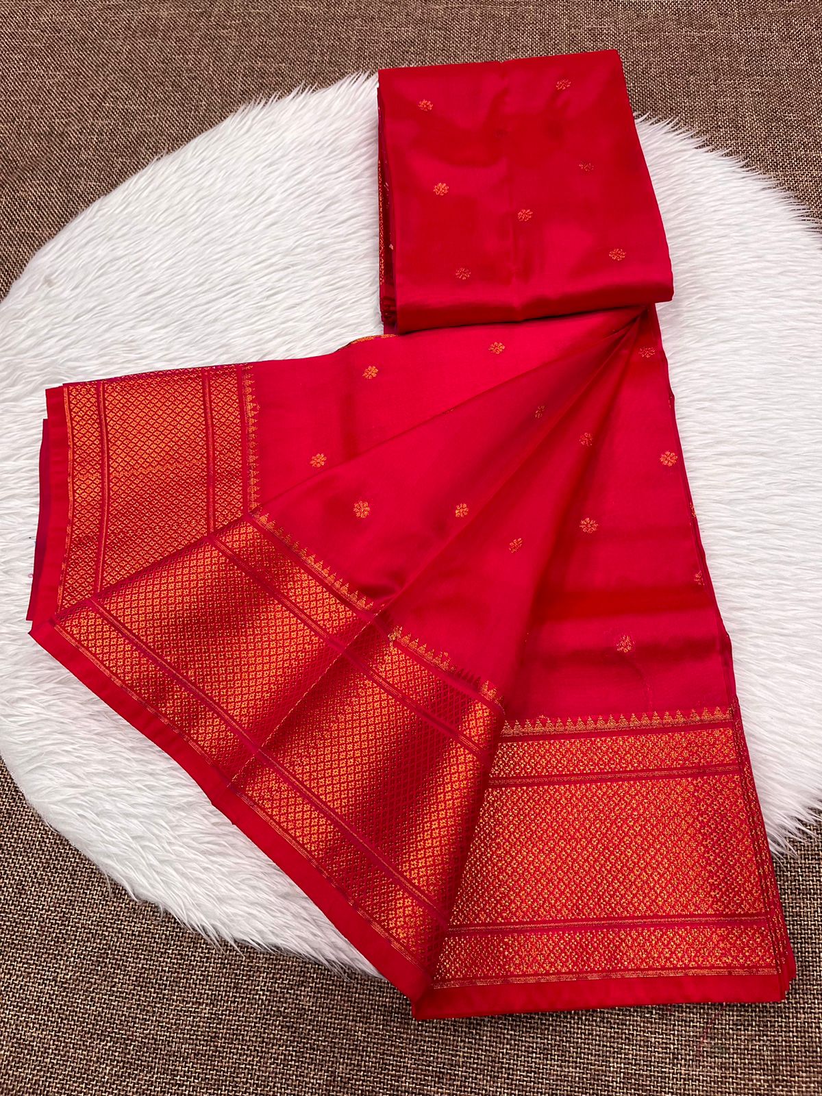 Trending Kalanjali paithani