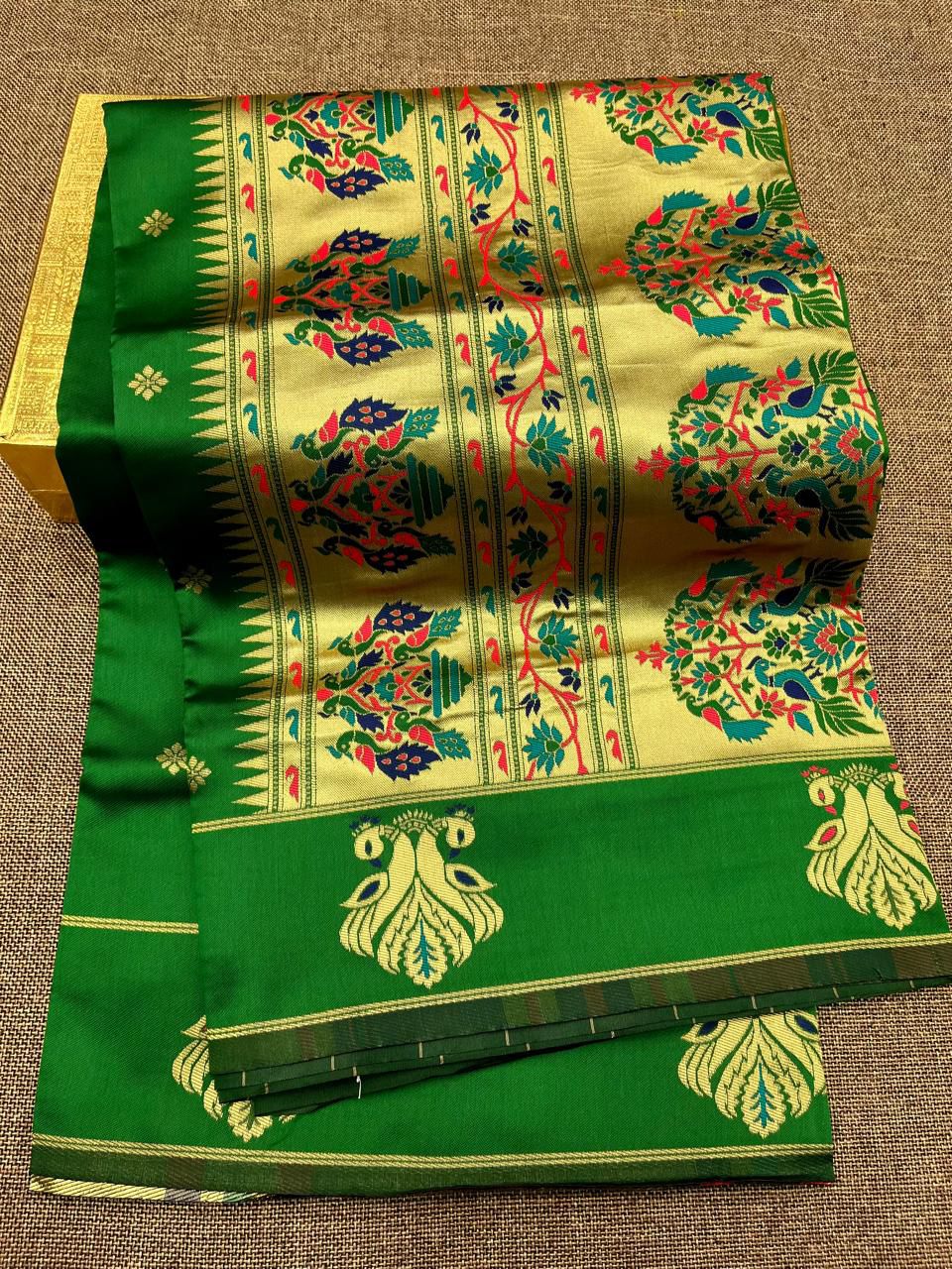Avni Paithani