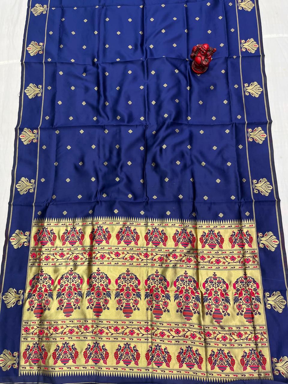 Avni Paithani