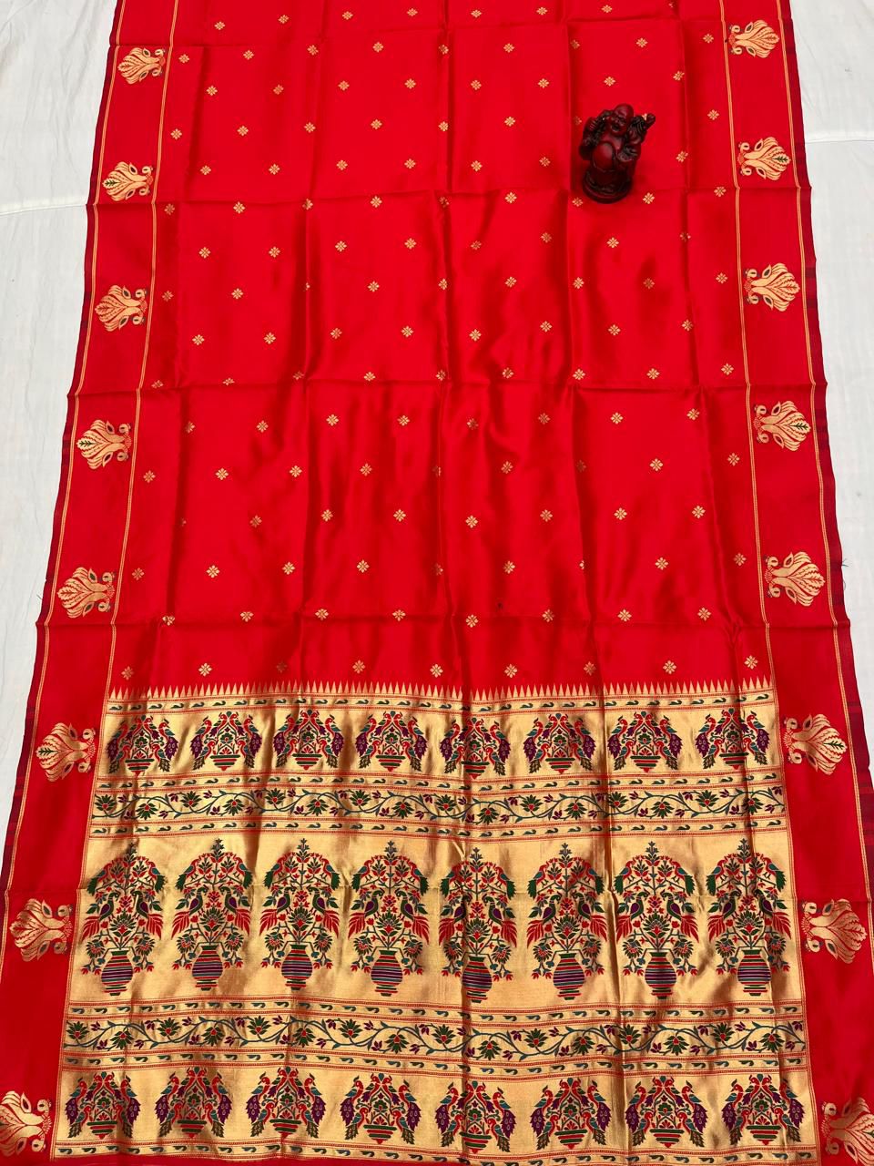 Avni Paithani
