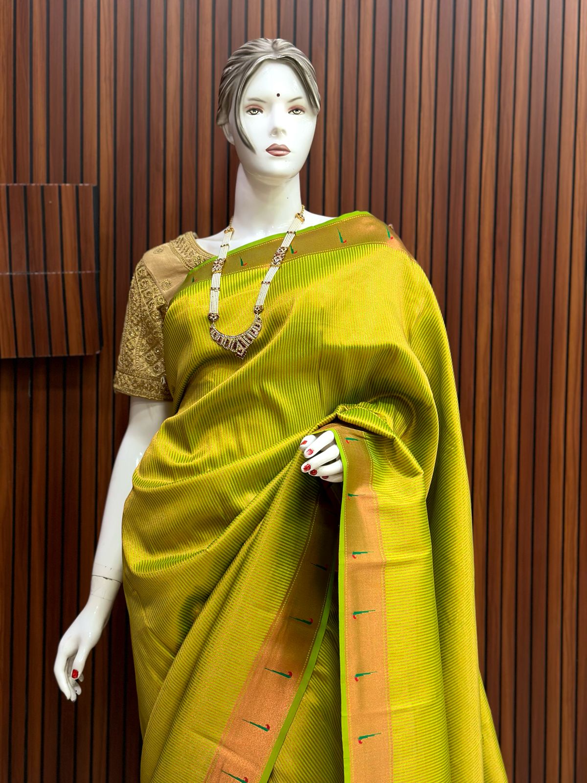 Lining Muniya Paithani Saree
