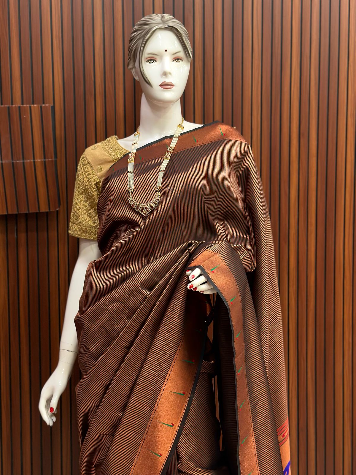Lining Muniya Paithani Saree