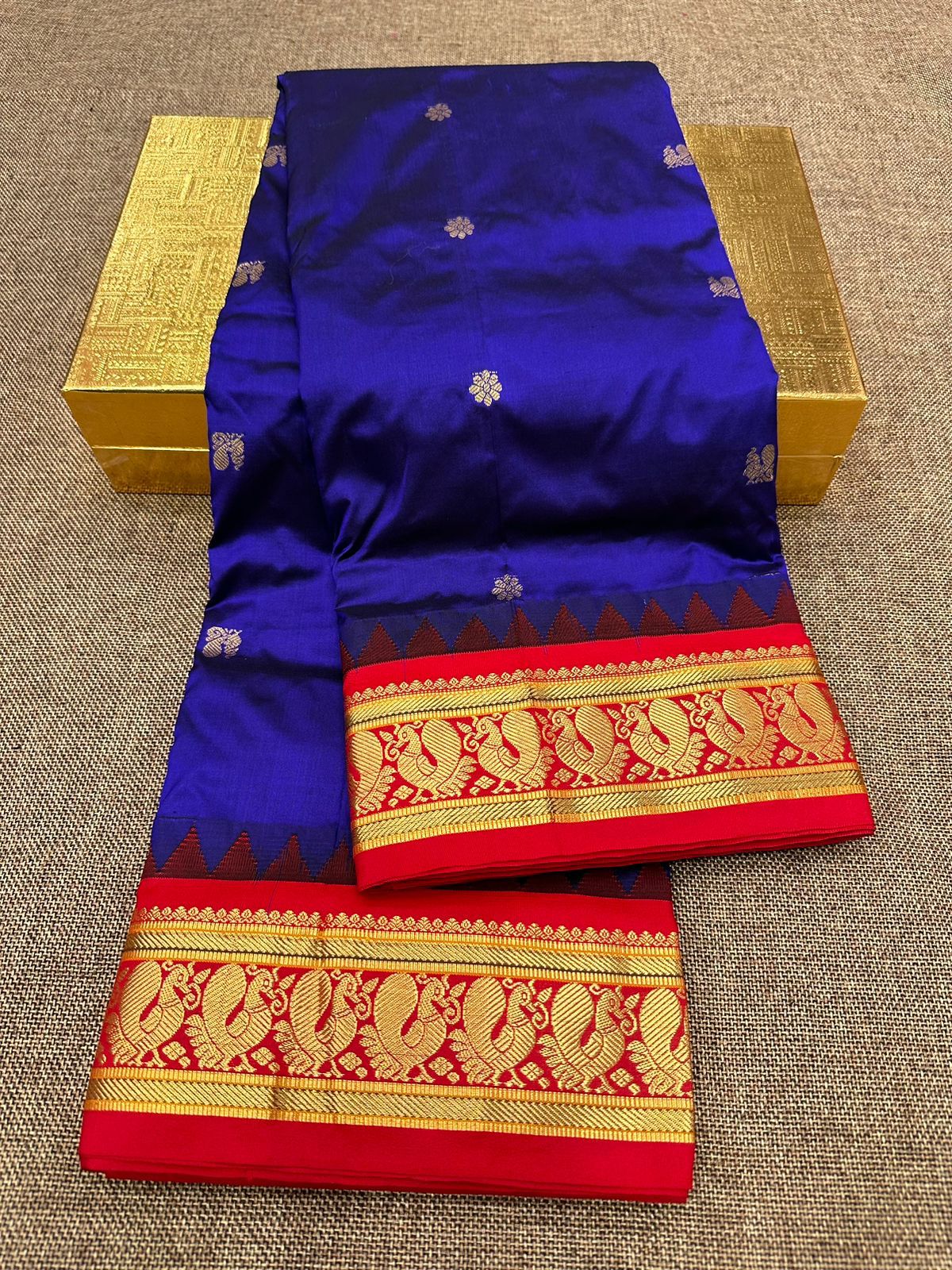 Gadwal Saree