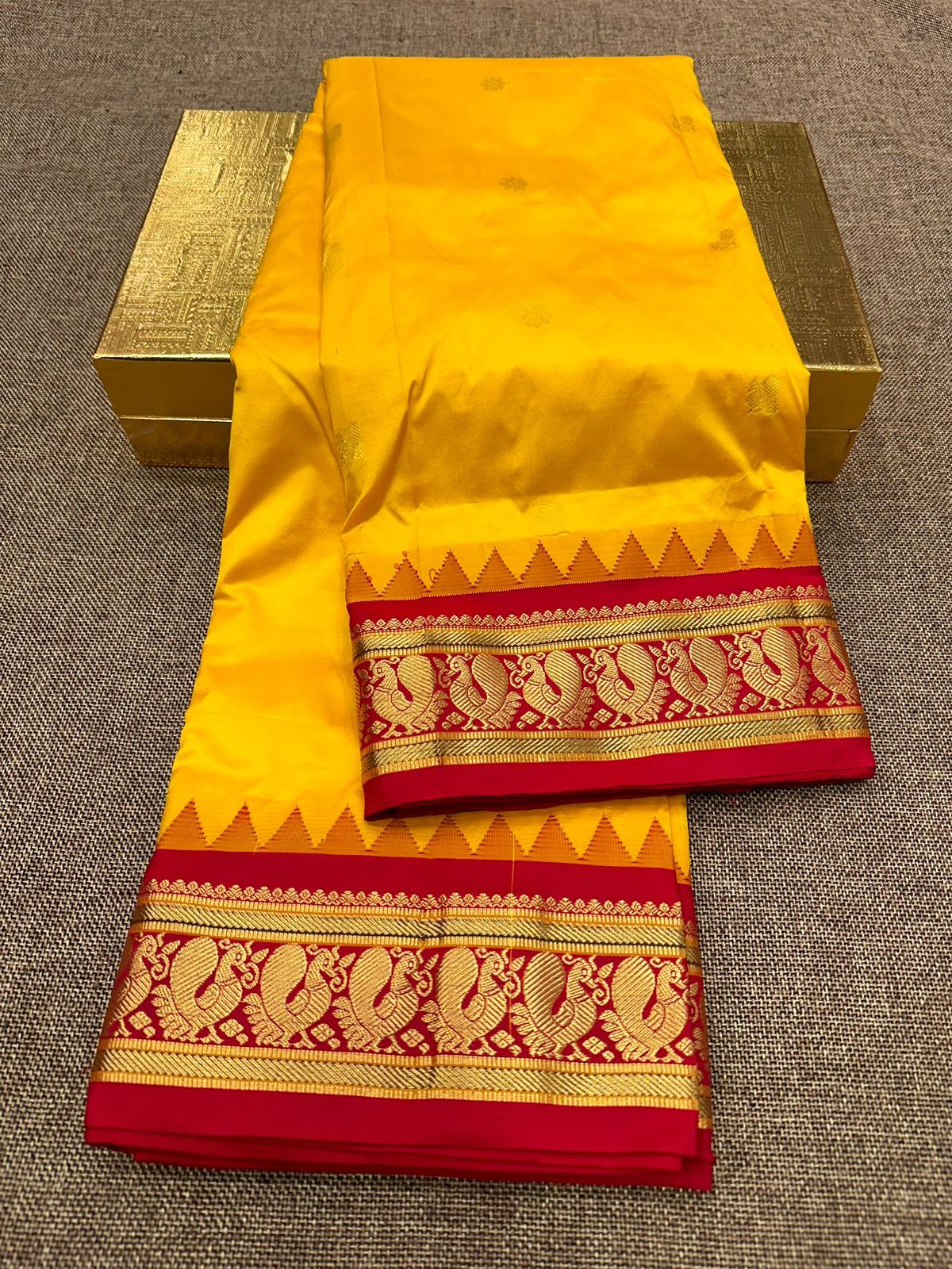 Gadwal Saree