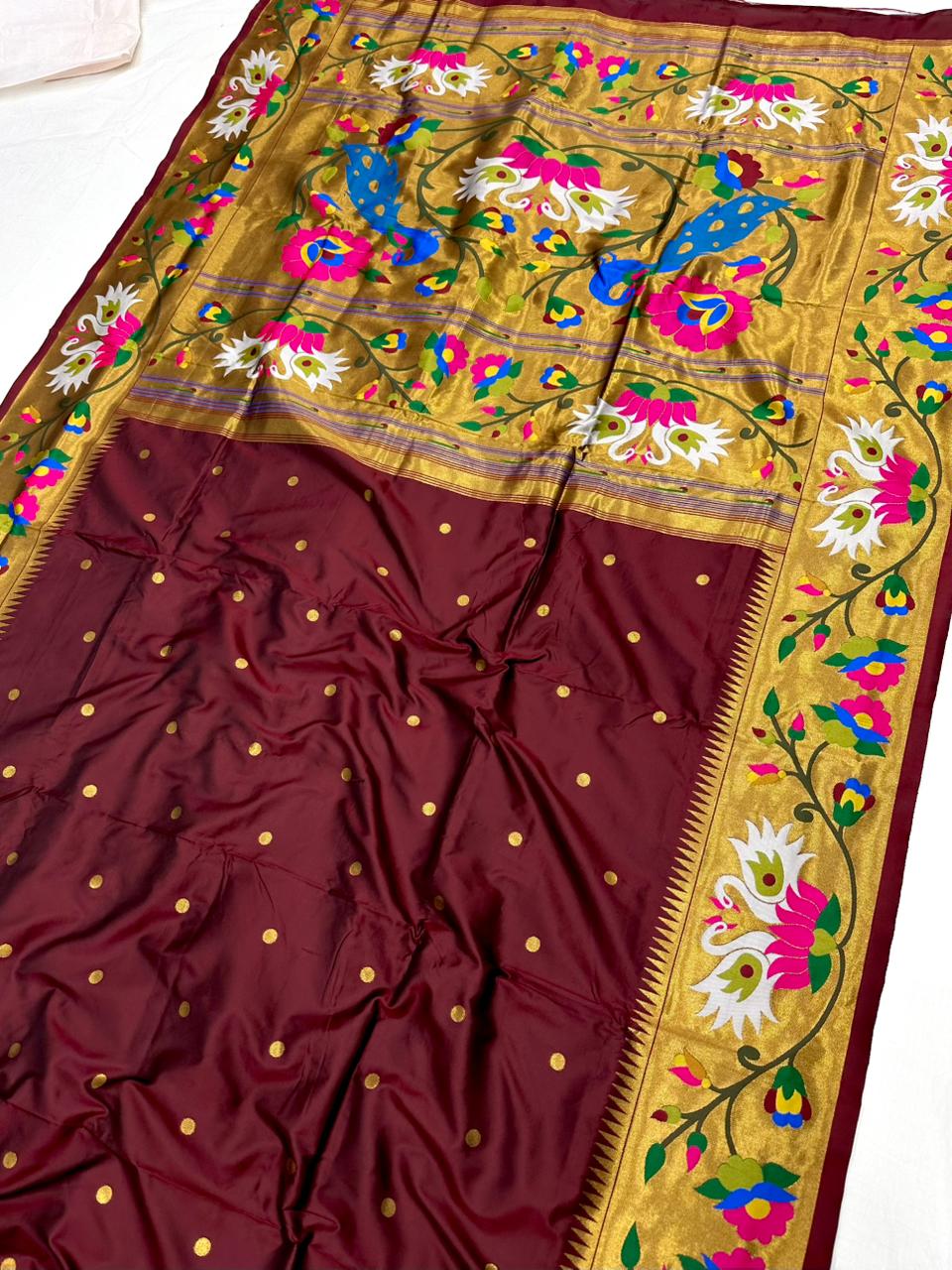 Rajhuns Paithani Saree