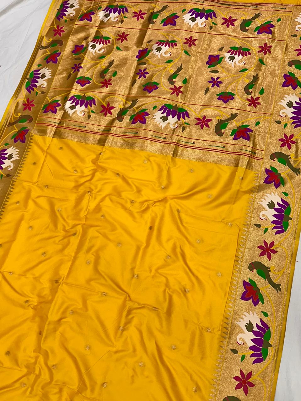 Rajhauns Paithani Saree